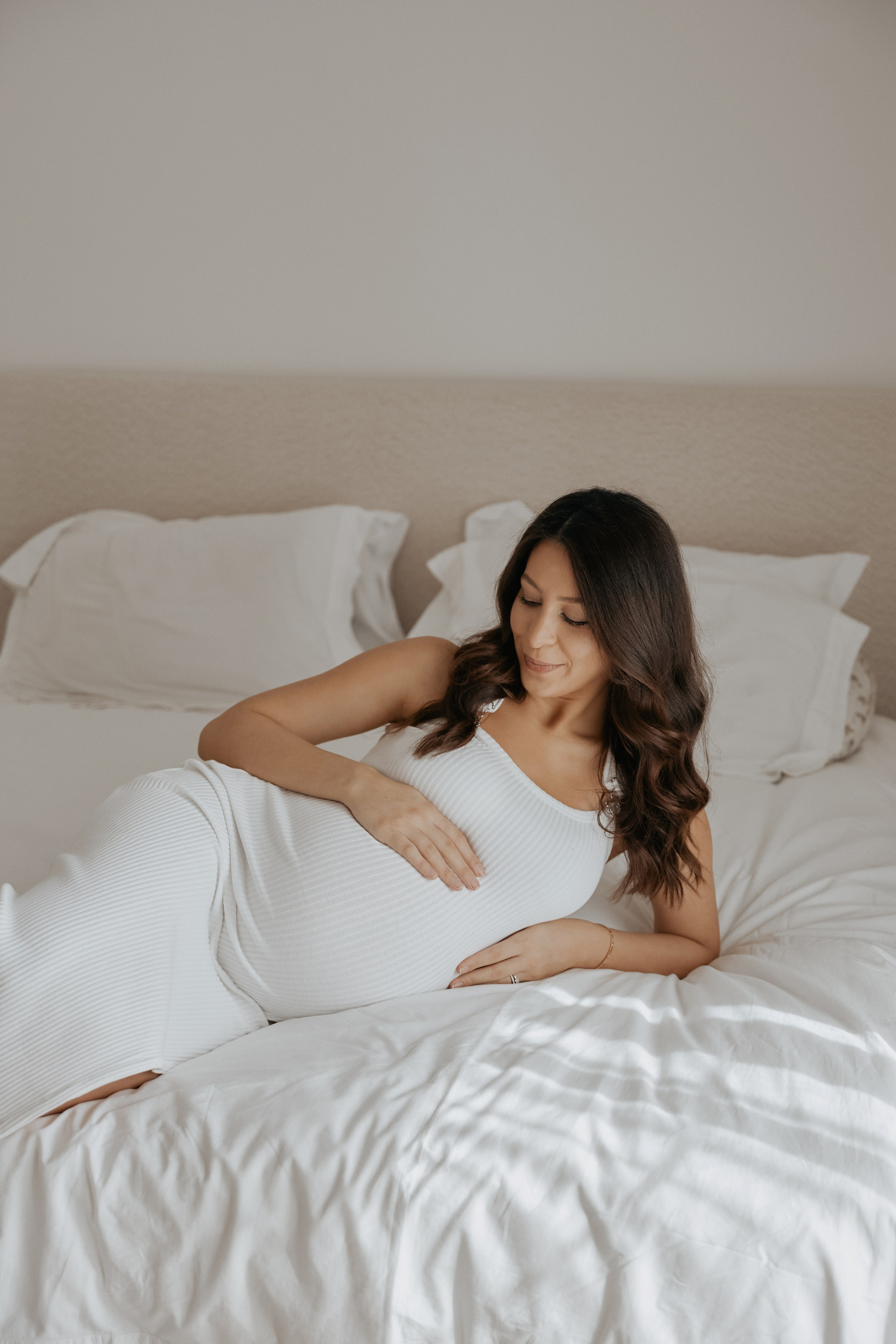 Beautiful Maternity Photos in Dubai | Timeless Shots