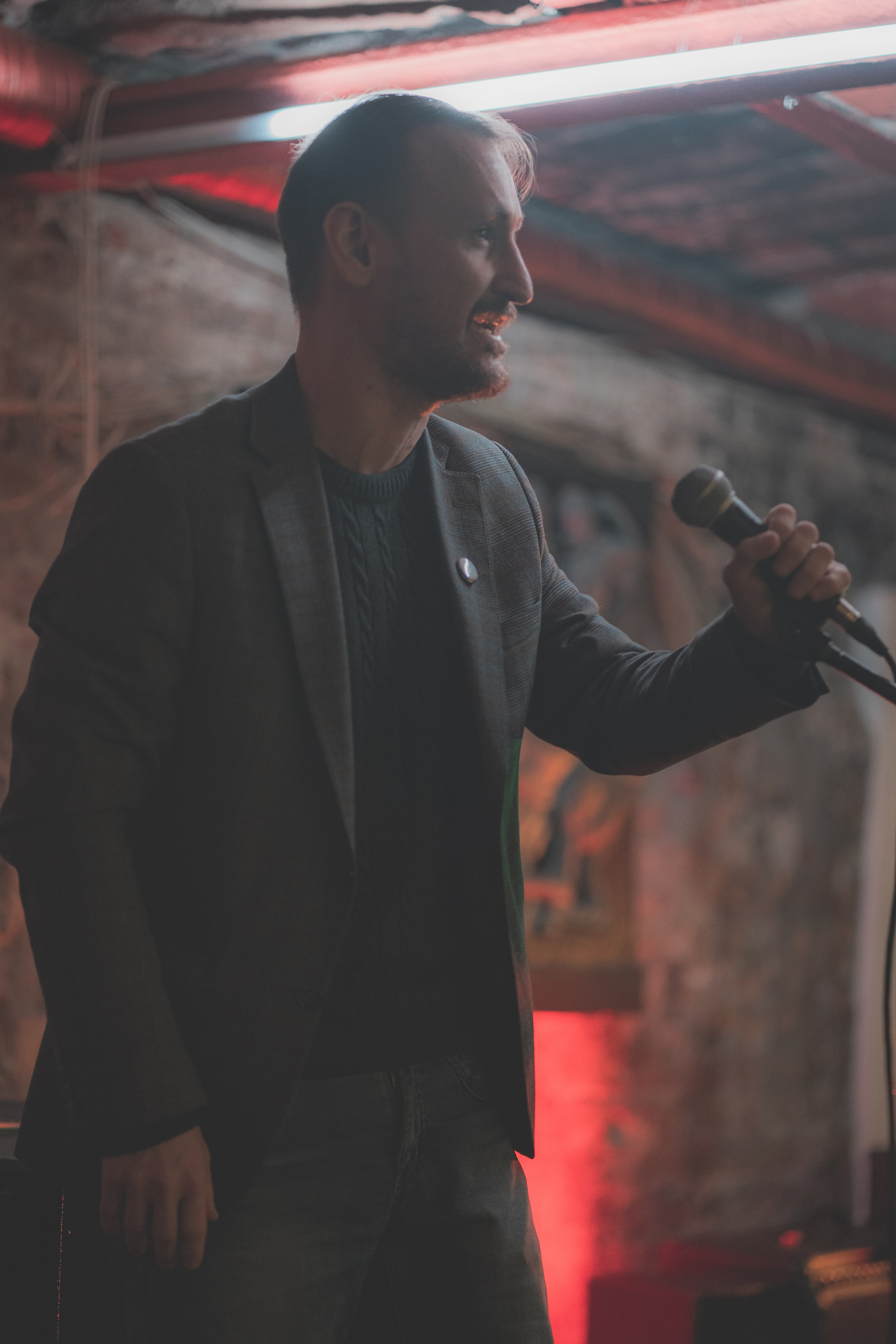 Презентация поэтического сборника. Творческие фотосессии в Москве. Фотоальбом лидера группы ЯЛО