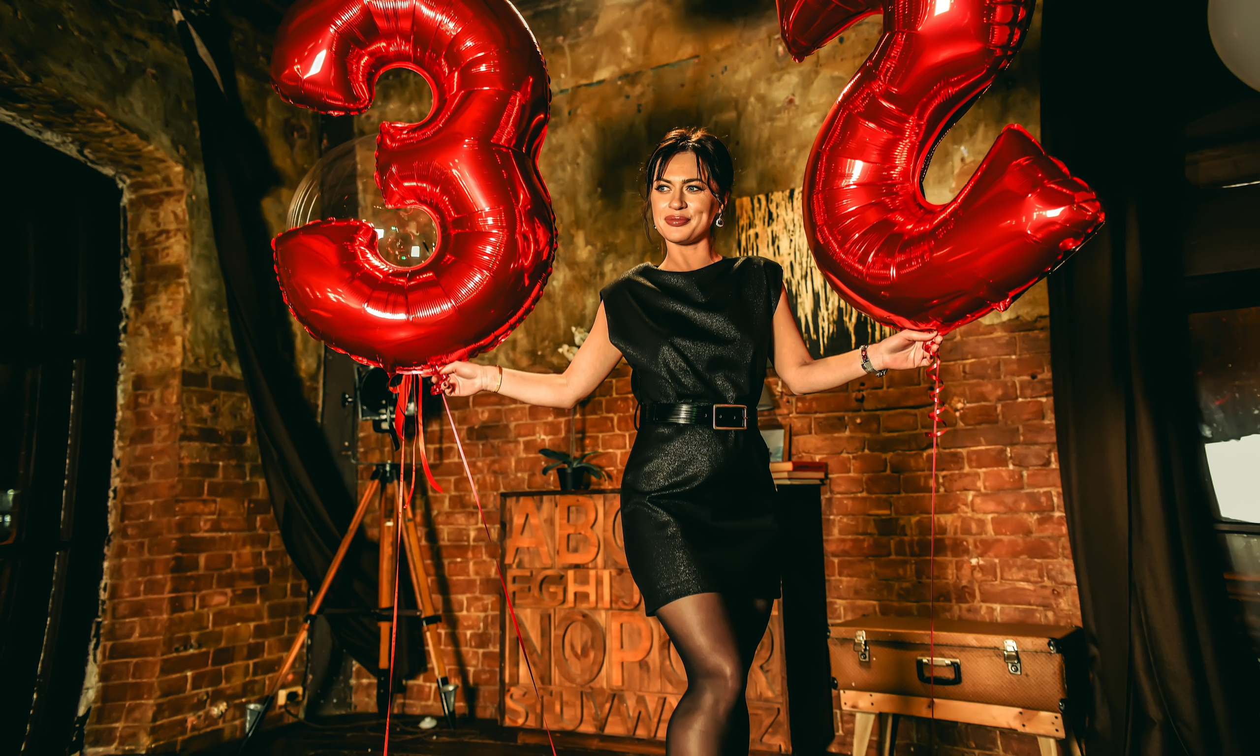 Тематическая вечеринка на юбилей 35 лет. Свадебный, семейный, детский, контент фотограф в Омске Максим Ильин