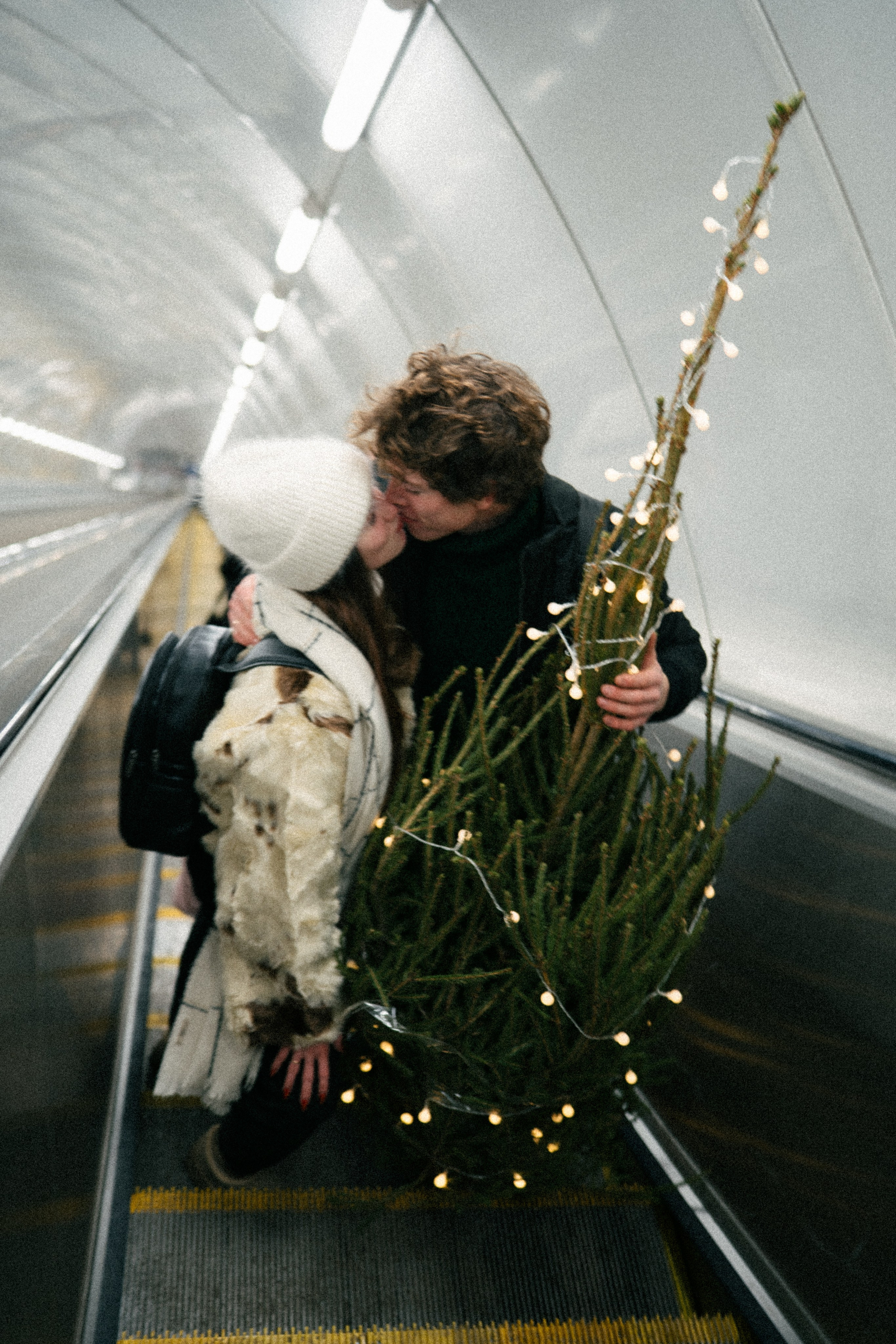 НОВОГОДНЯЯ ПРОГУЛКА ПАРЫ ПО ЧЕРНЫШЕВСКОЙ ПЕРЕД НОВЫМ ГОДОМ. Профессиональный фотограф, Санкт-Петербург — Виктория Богомолова