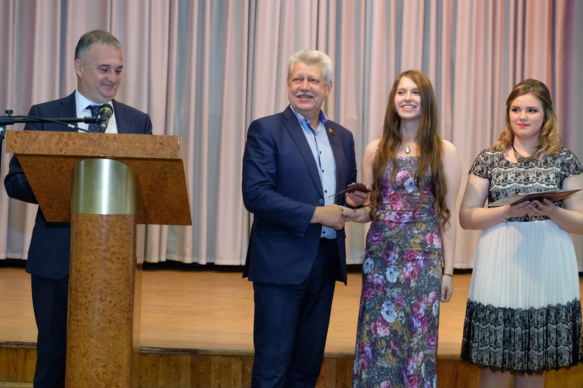 Выпускной альбом. Фото и видеосъемка