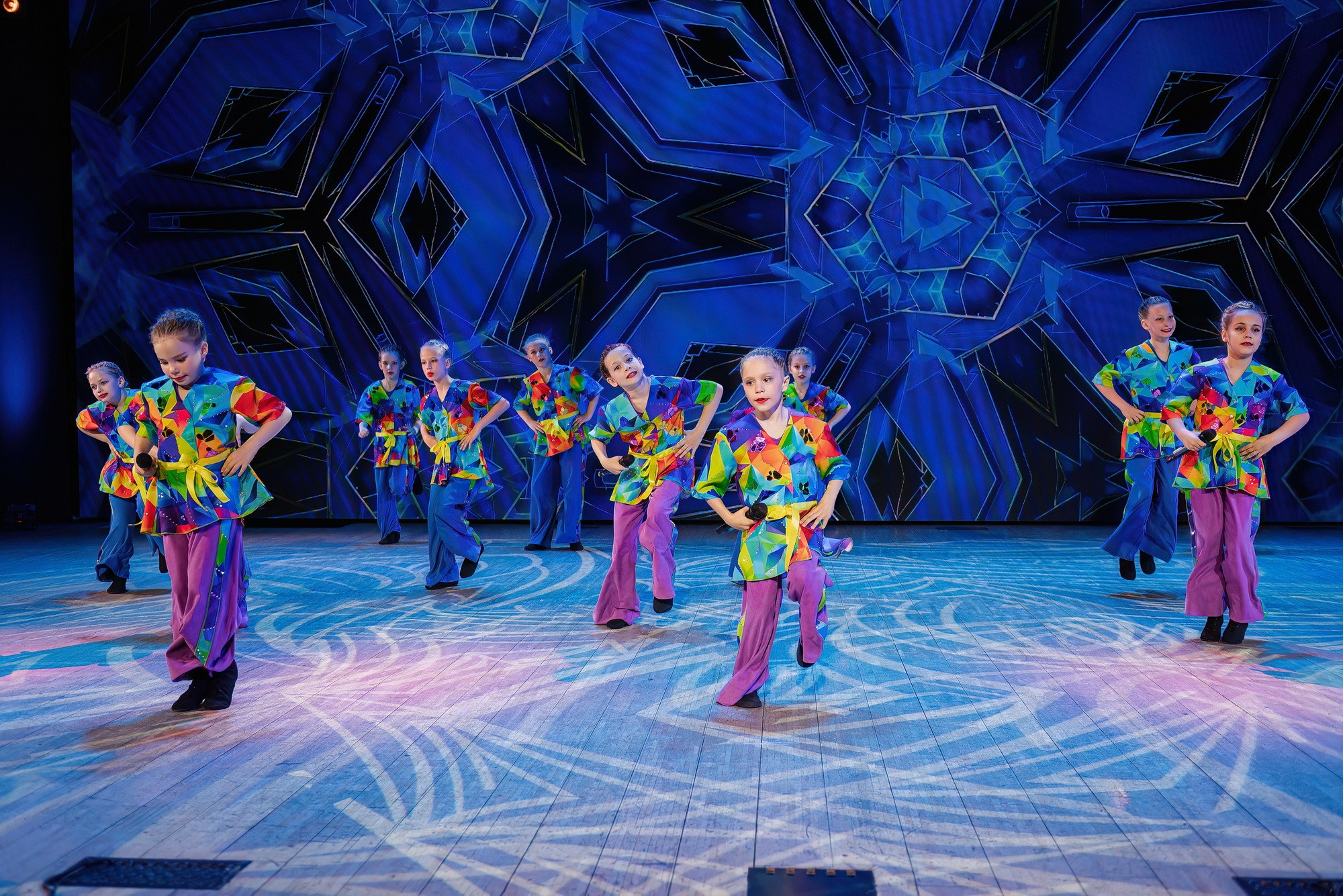 Отчетный концерт Образцового коллектива Алтая театра эстрадной песни «Созвездие». Свадебный и репортажный фотограф Никита Сницарев в Барнауле