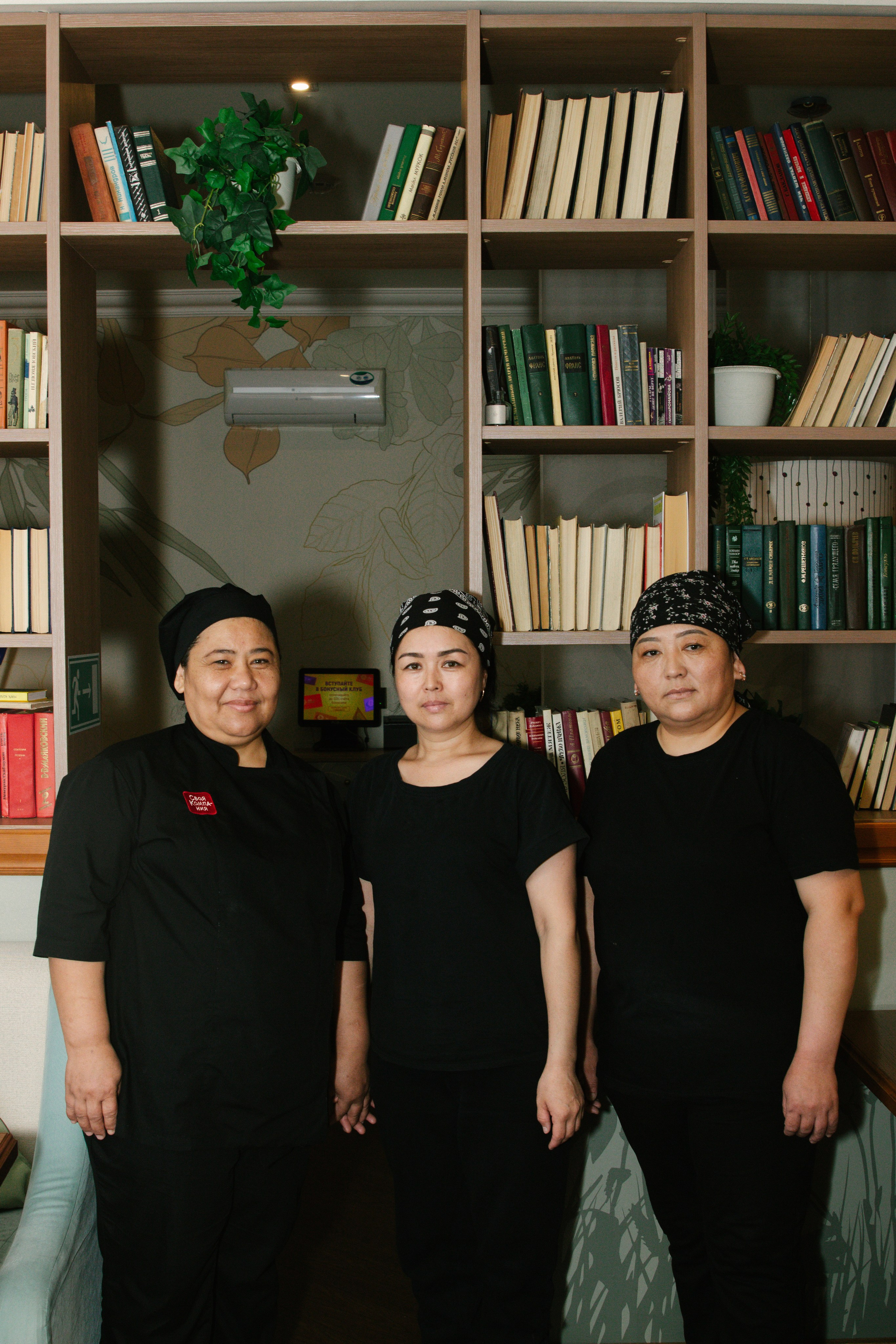 Коллектив ресторана «Своя компания». Фотограф Настя Булочка Екатеринубрг