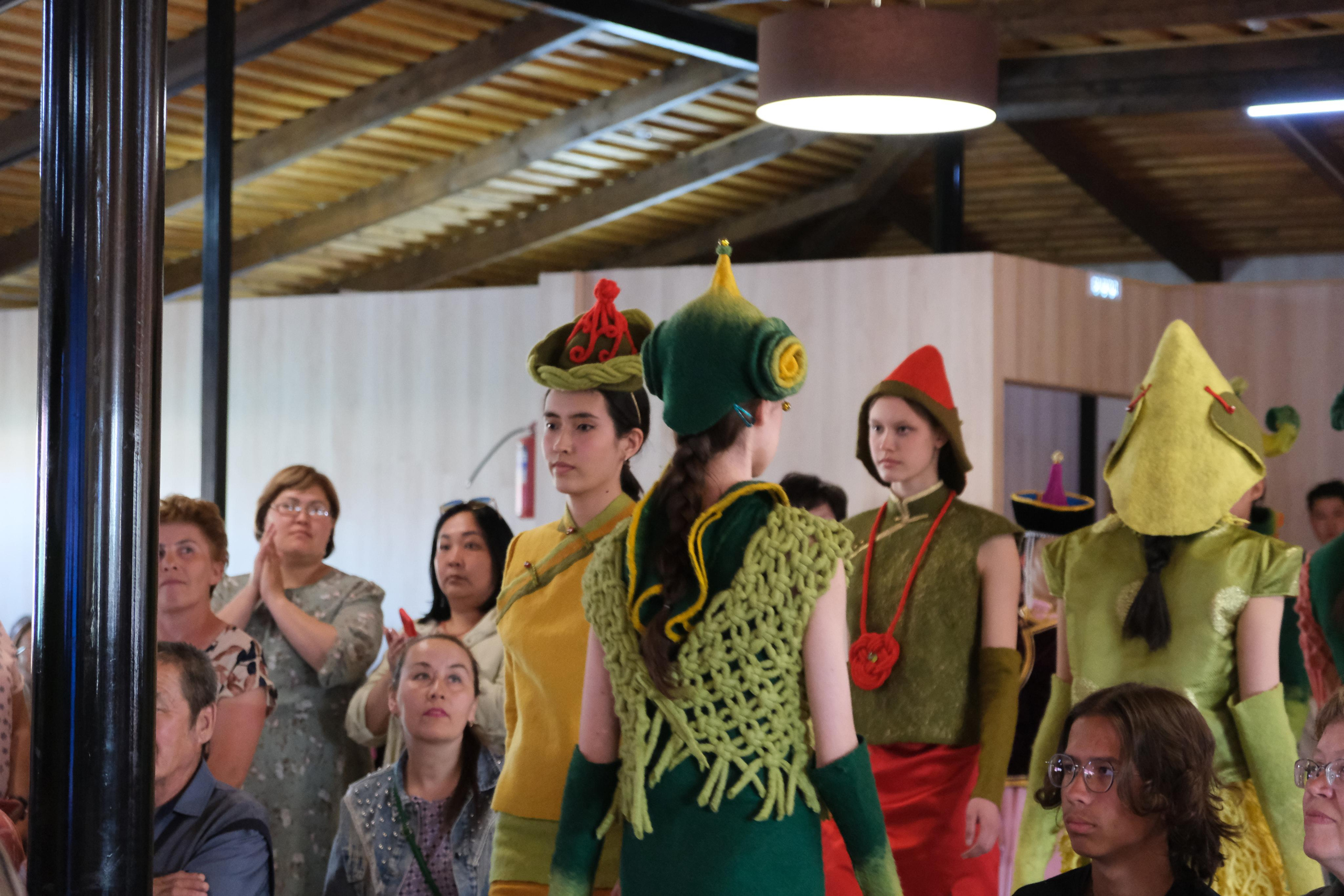 Академический концерт «МЫ ДЕТИ ТВОИ — РОССИЯ!». Сэсэг — дочь степи | семейный фотограф