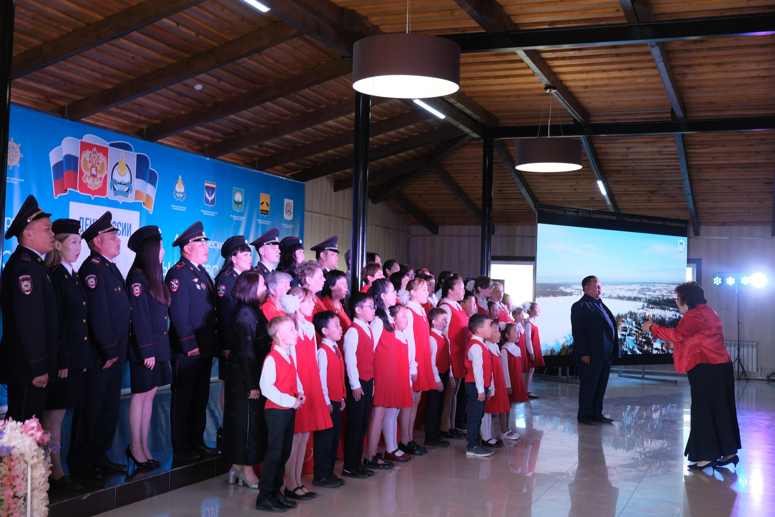 Академический концерт «МЫ ДЕТИ ТВОИ — РОССИЯ!». Сэсэг — дочь степи | семейный фотограф