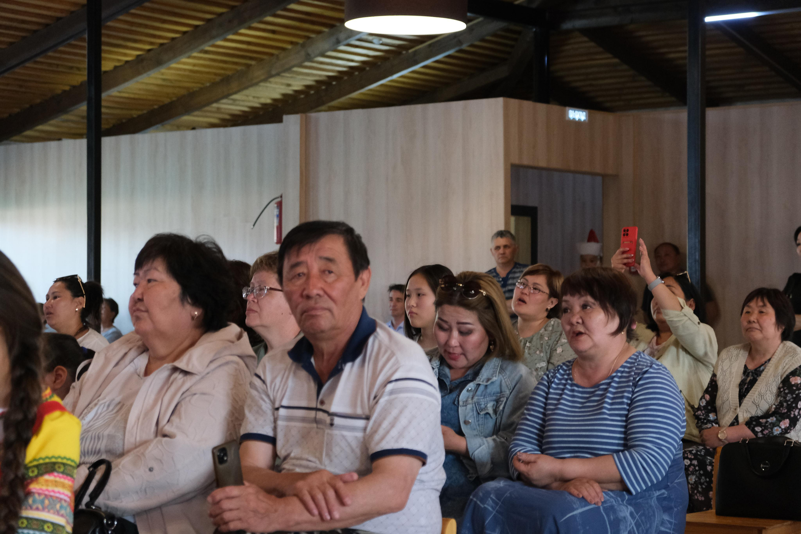 Академический концерт «МЫ ДЕТИ ТВОИ — РОССИЯ!». Сэсэг — дочь степи | семейный фотограф