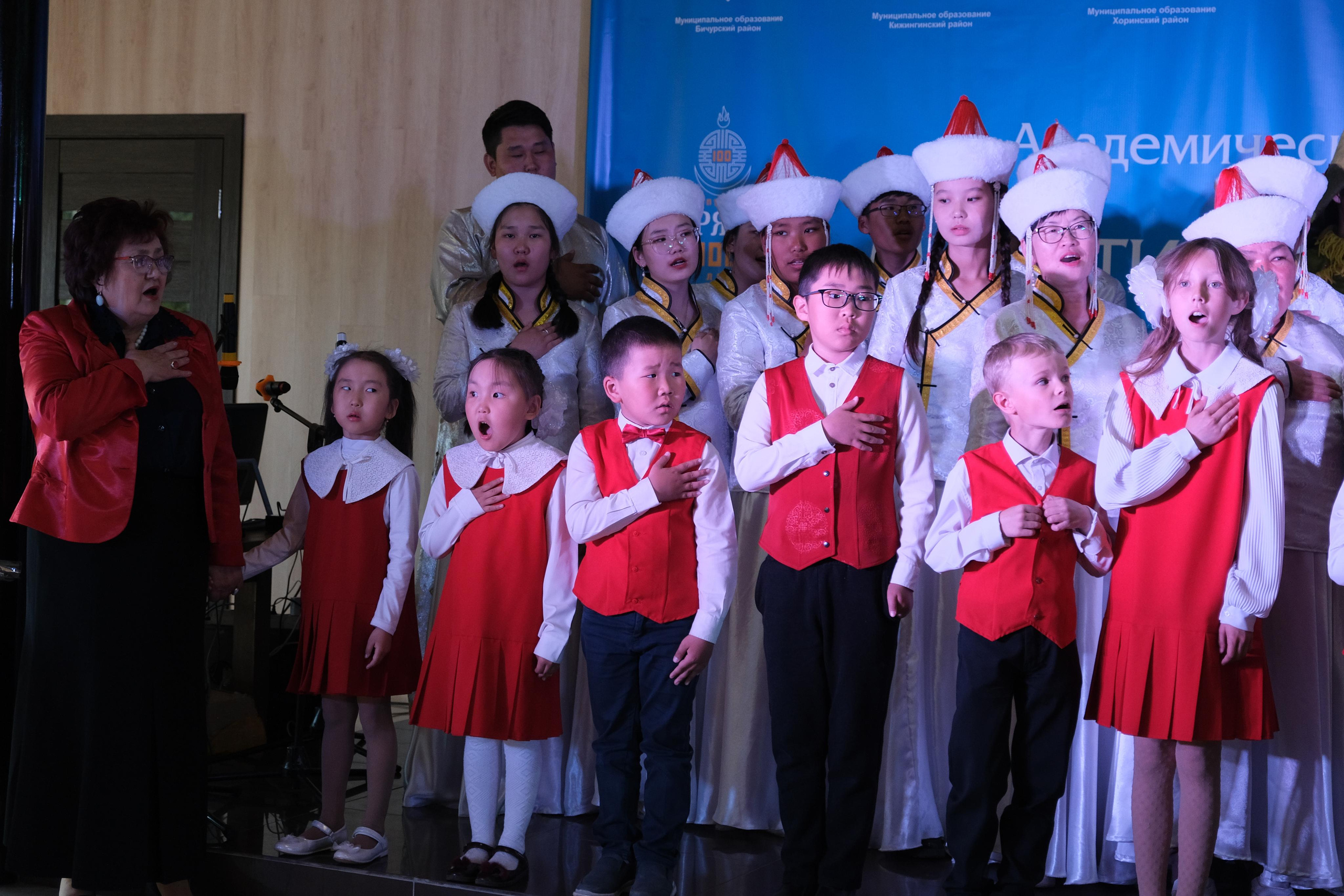 Академический концерт «МЫ ДЕТИ ТВОИ — РОССИЯ!». Сэсэг — дочь степи | семейный фотограф