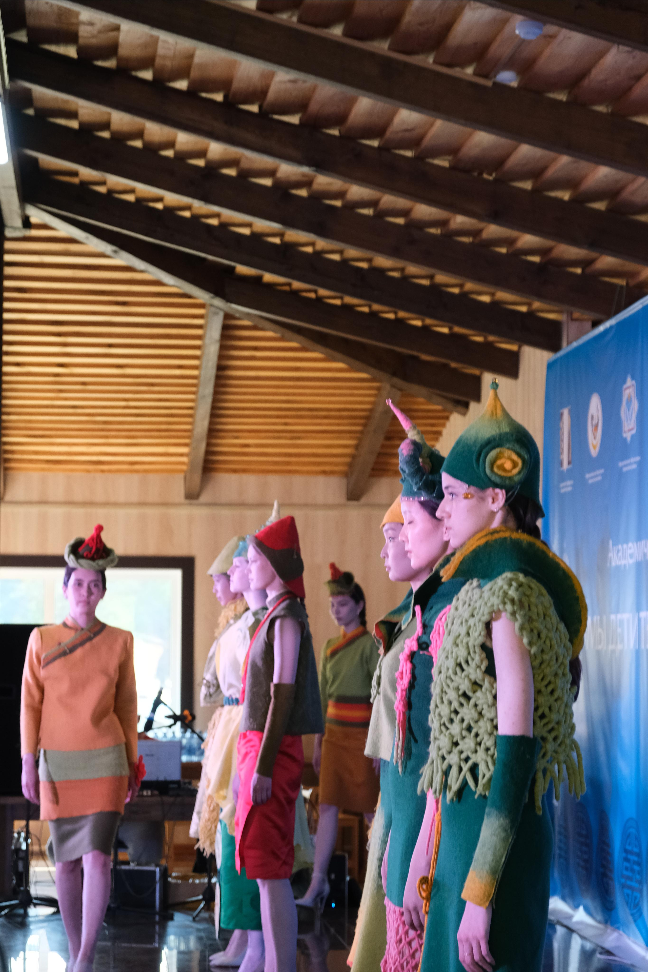 Академический концерт «МЫ ДЕТИ ТВОИ — РОССИЯ!». Сэсэг — дочь степи | семейный фотограф