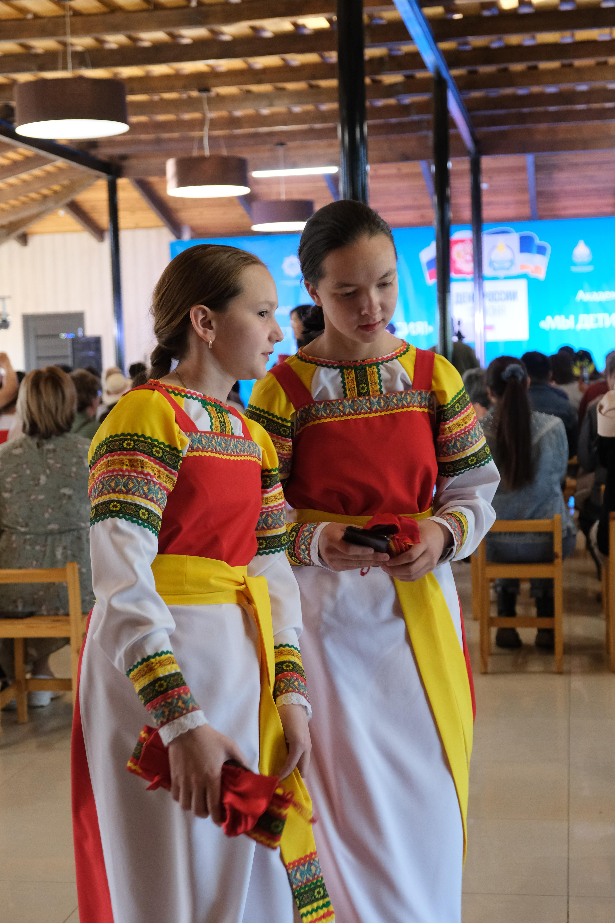 Академический концерт «МЫ ДЕТИ ТВОИ — РОССИЯ!». Сэсэг — дочь степи | семейный фотограф