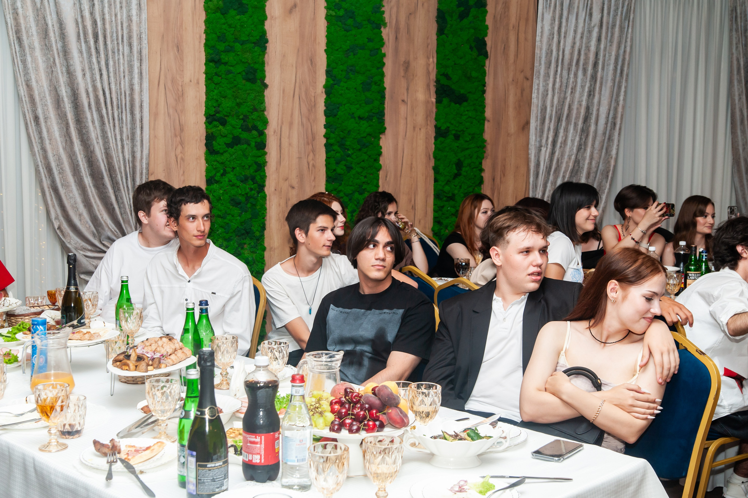 Выпускной МАОУ СОШ № 17 им. Эдуарда Есаяна. Свадебный и семейный фотограф Денис Лукьянов в Краснодаре, Краснодарском крае и Республике Крым