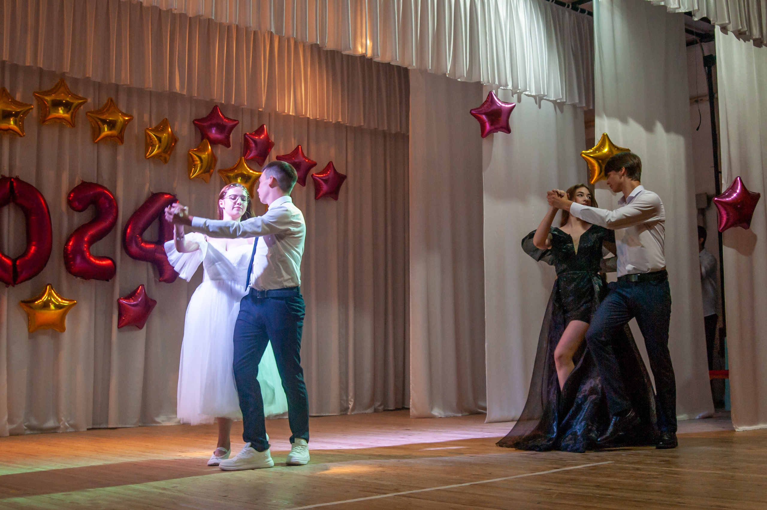 Выпускной МАОУ СОШ № 17 им. Эдуарда Есаяна. Свадебный и семейный фотограф Денис Лукьянов в Краснодаре, Краснодарском крае и Республике Крым