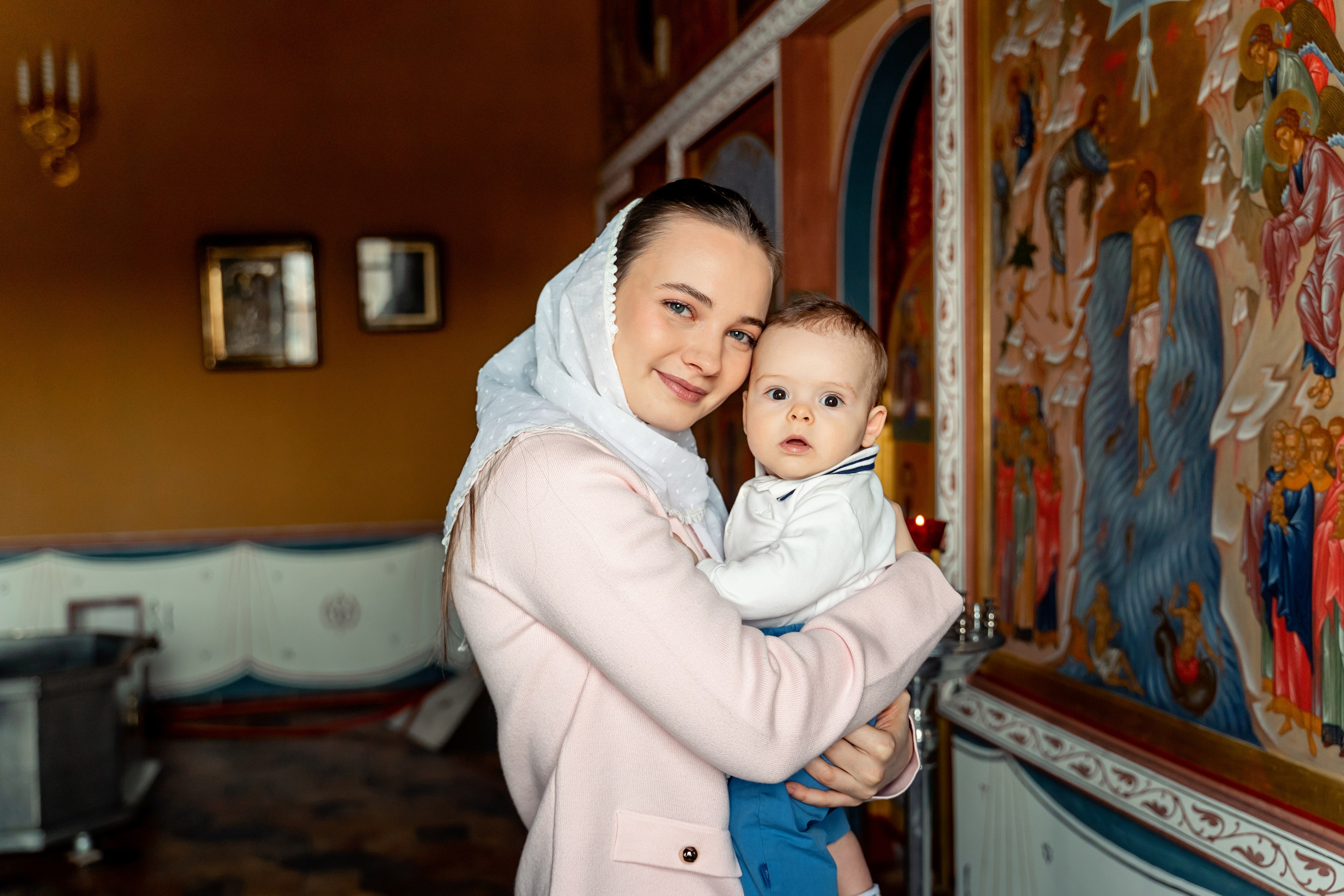 Крещение в храме Живоначальной Троицы в Хорошеве. Фотограф \ Видеограф на Крещение, Венчание Москва
