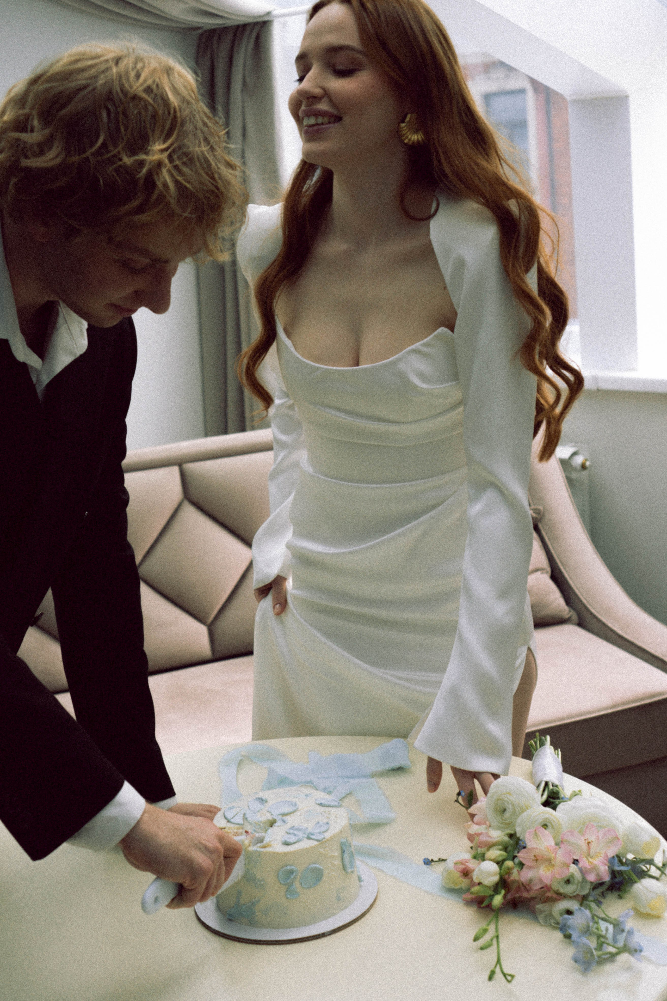 СВАДЕБНАЯ СЬЕМКА В ОТЕЛЕ. СБОРЫ ЖЕНИХА И НЕВЕСТЫ И ТАКЖЕ ТОР И ПОДГОТОВКА К ПРОГУЛКЕ. Профессиональный фотограф, Санкт-Петербург — Виктория Богомолова