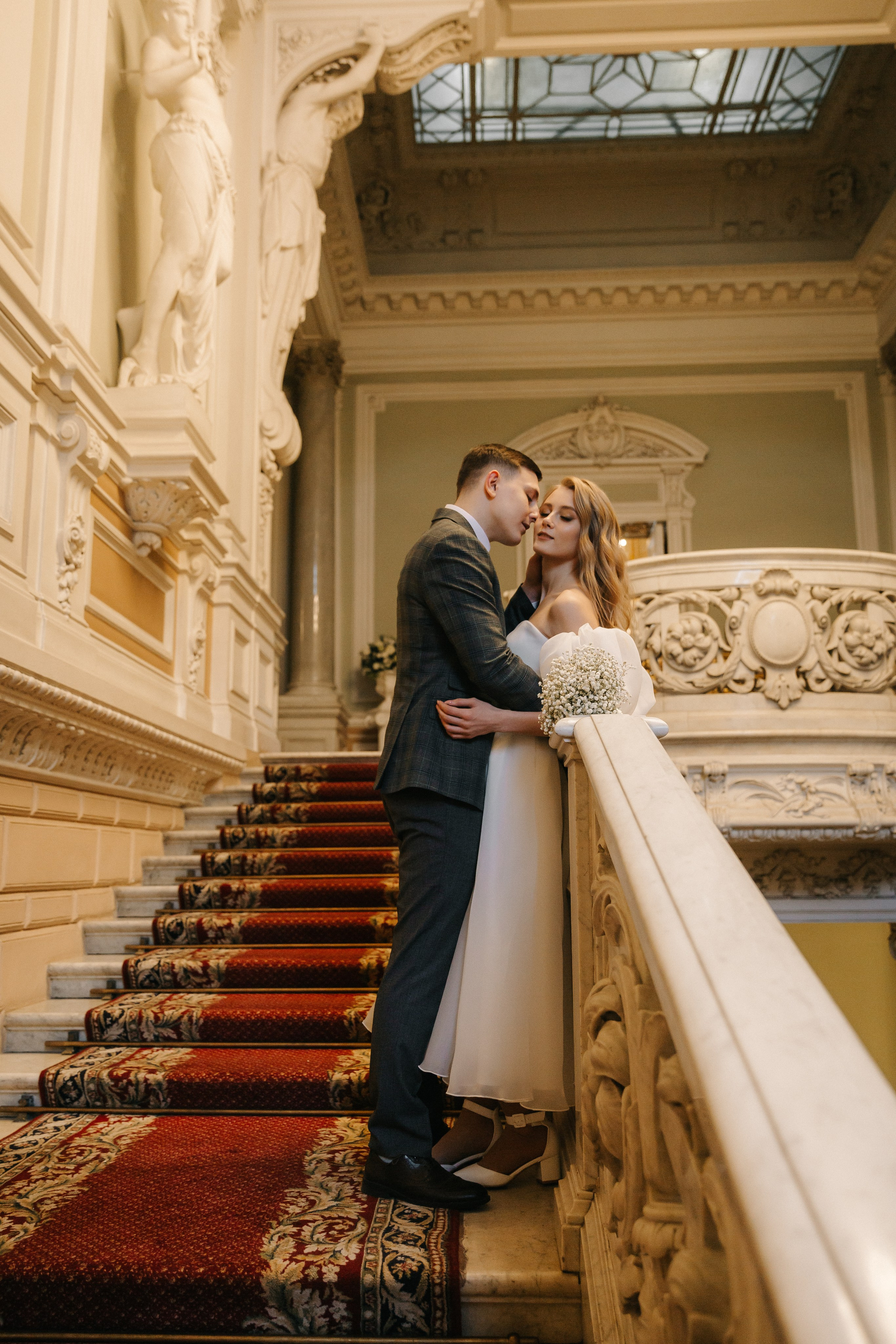 ДВОРЕЦ № 1 | Март, Исаакий, Английская набережная. Свадебный фотограф в Санкт-Петербурге Полина Корзухина