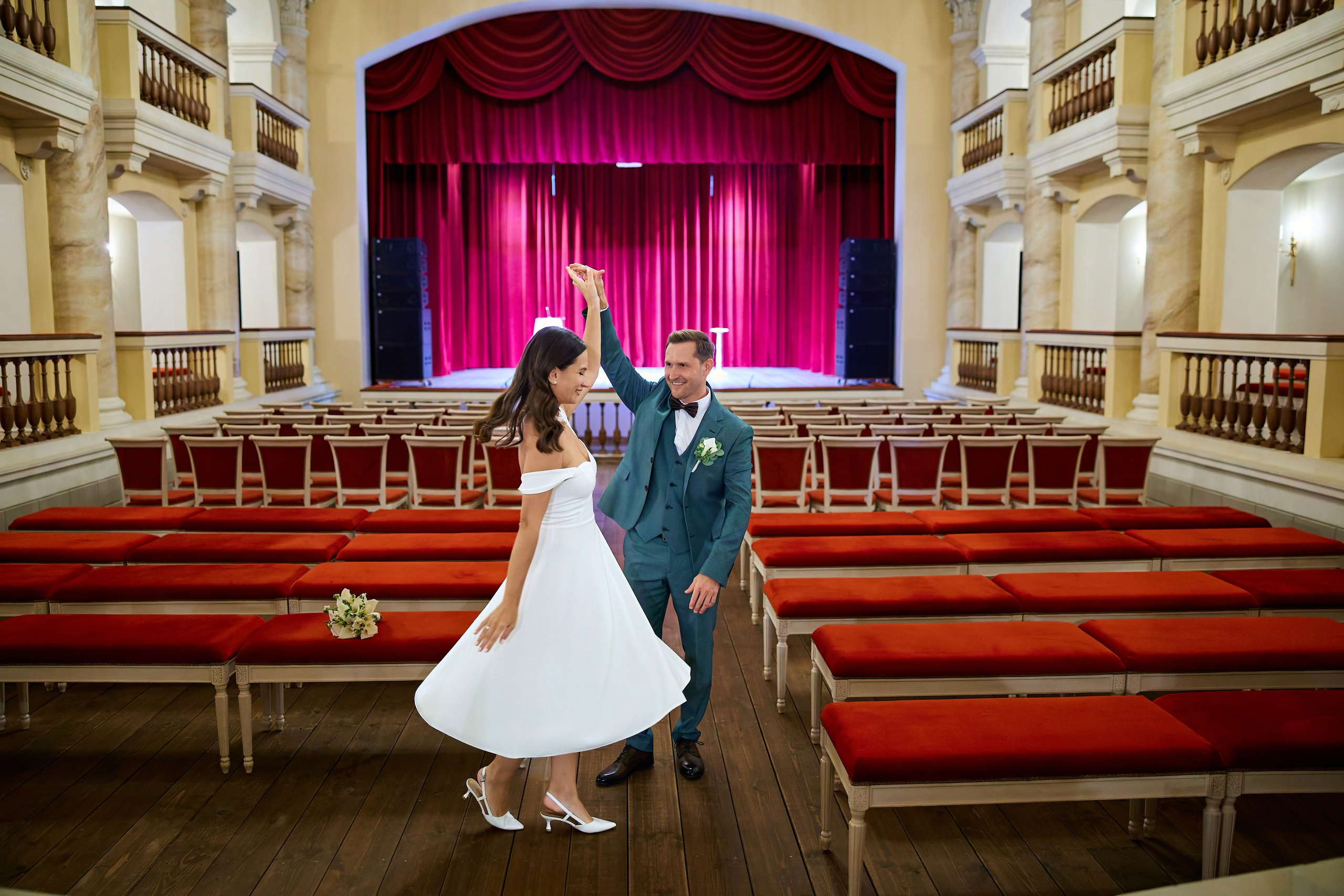 Свадебная фотосессия в Кинопарке Москино. Свадебный фотограф Сергей Колбинский