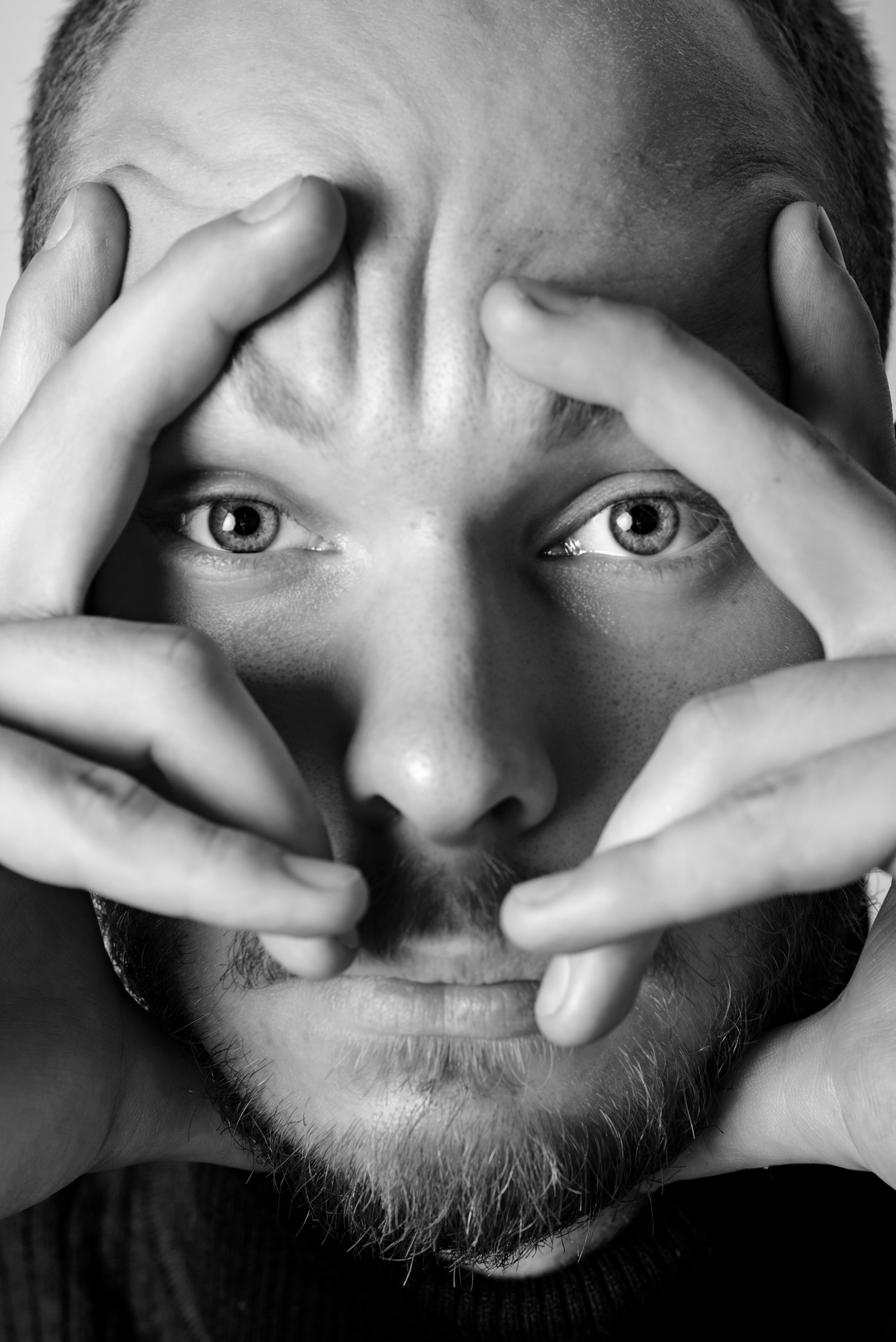 Фотосессия мужского портрета в студии Мужской портрет. Портретный фотограф Александр Журов в Кинеле, Самаре и Самарской области