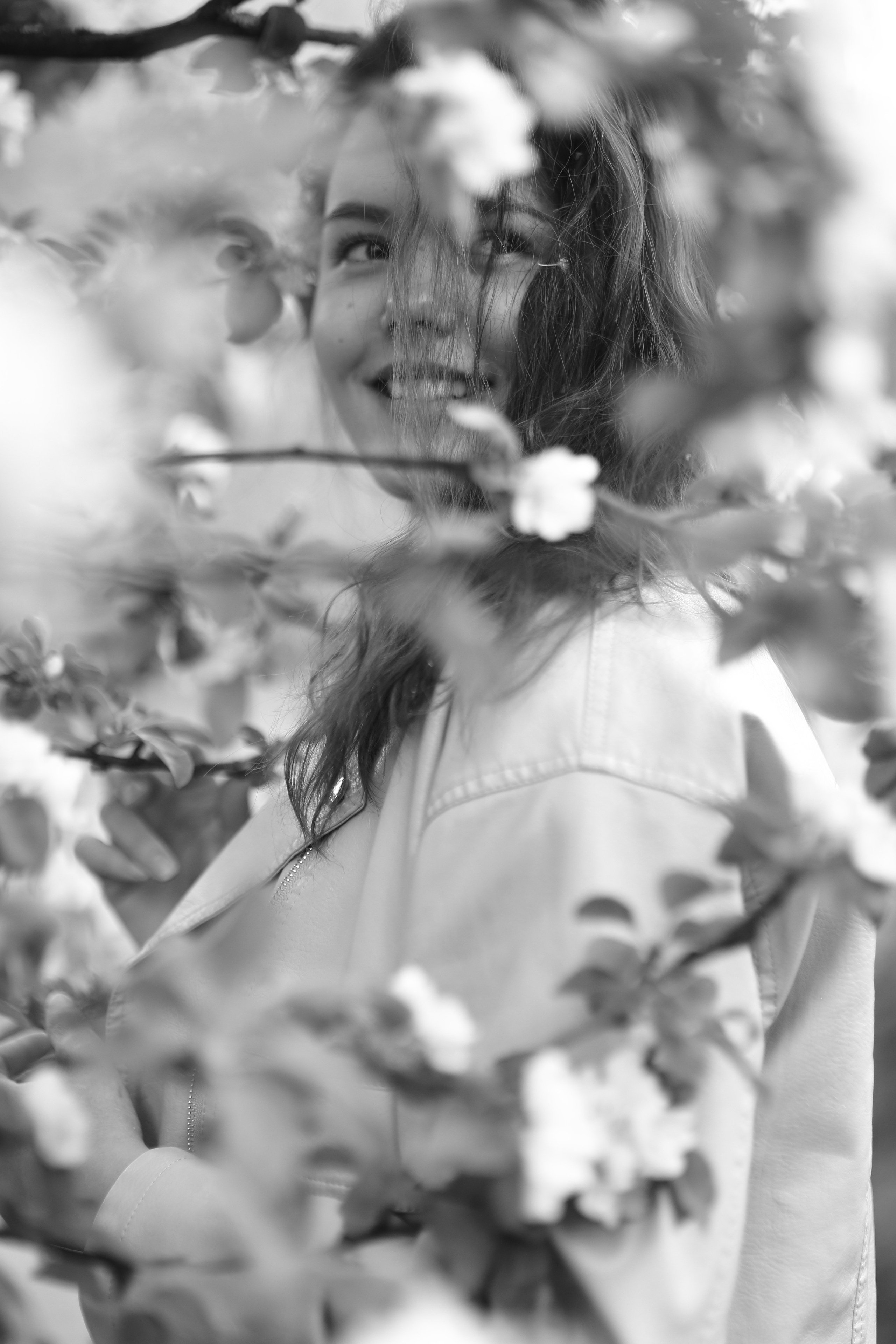 Девушка в цветах вишни. Свадебный и репортажный фотограф в Ярославле и Санкт-Петербурге Роман Микрюков