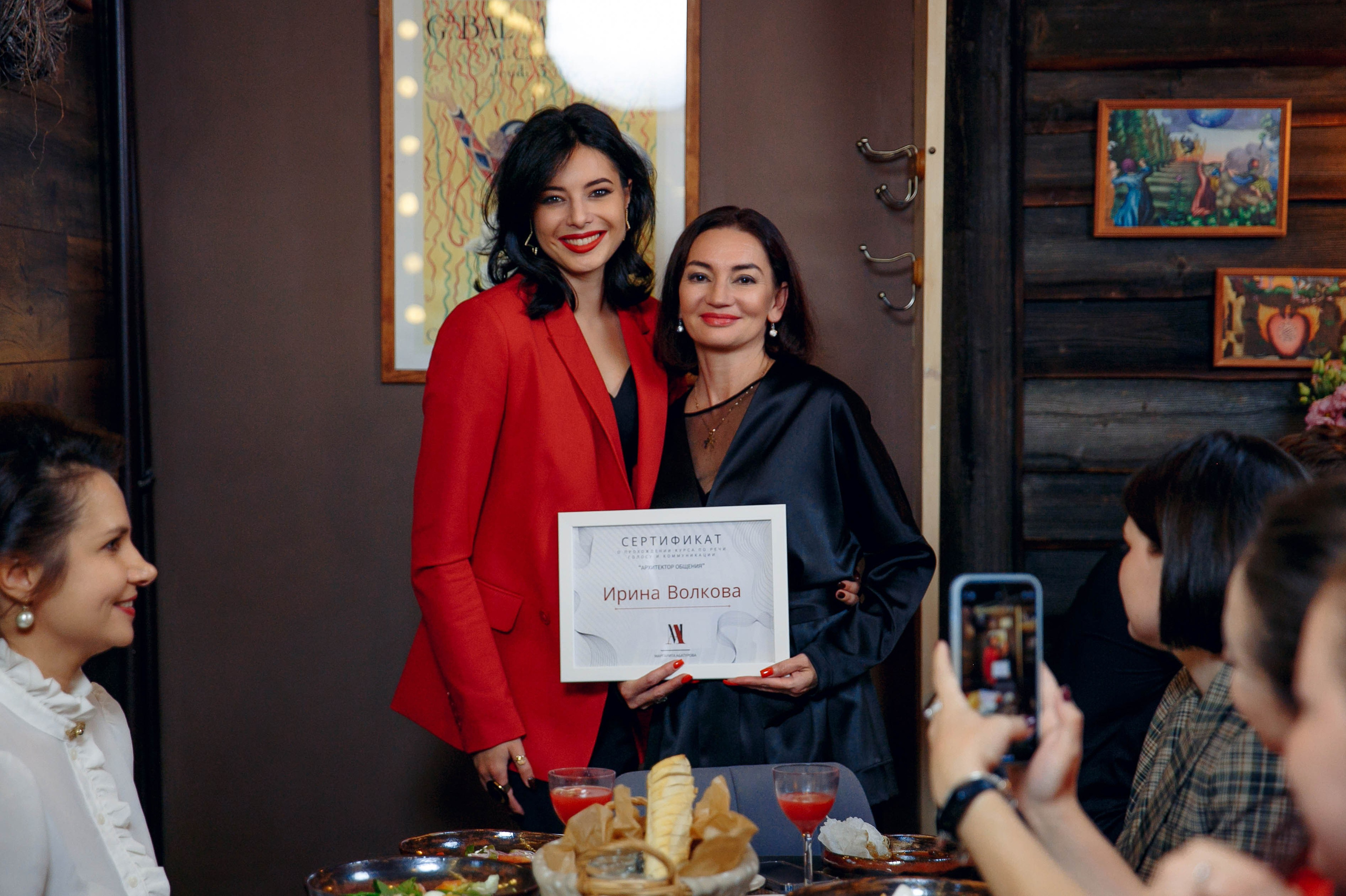 Встреча в «Local Wine Bar». Ваш репортажный фотограф Артемий Антонов