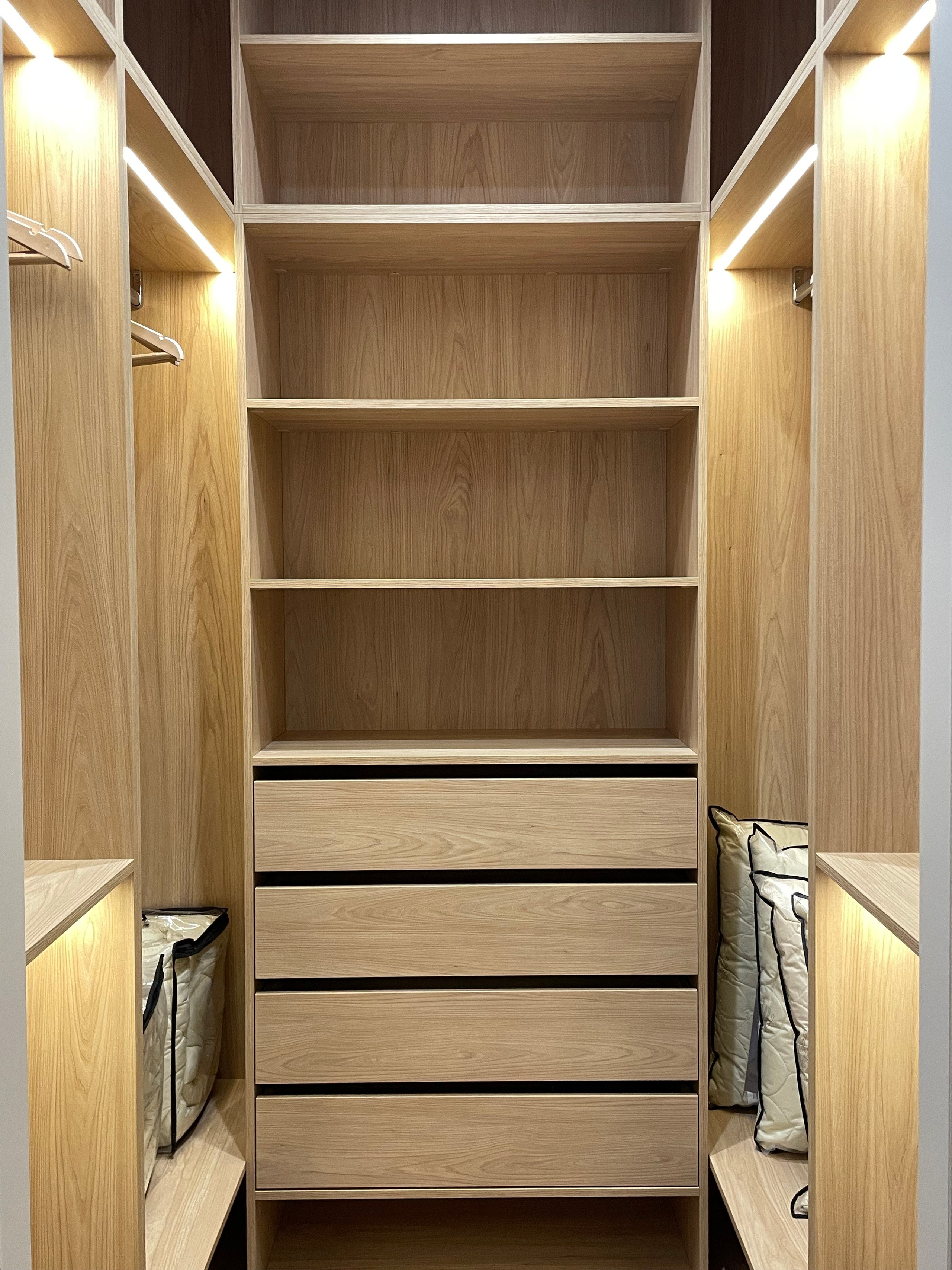 ЖК Нагорный. Дизайнер Алексей Масеевский. Мебель на заказ