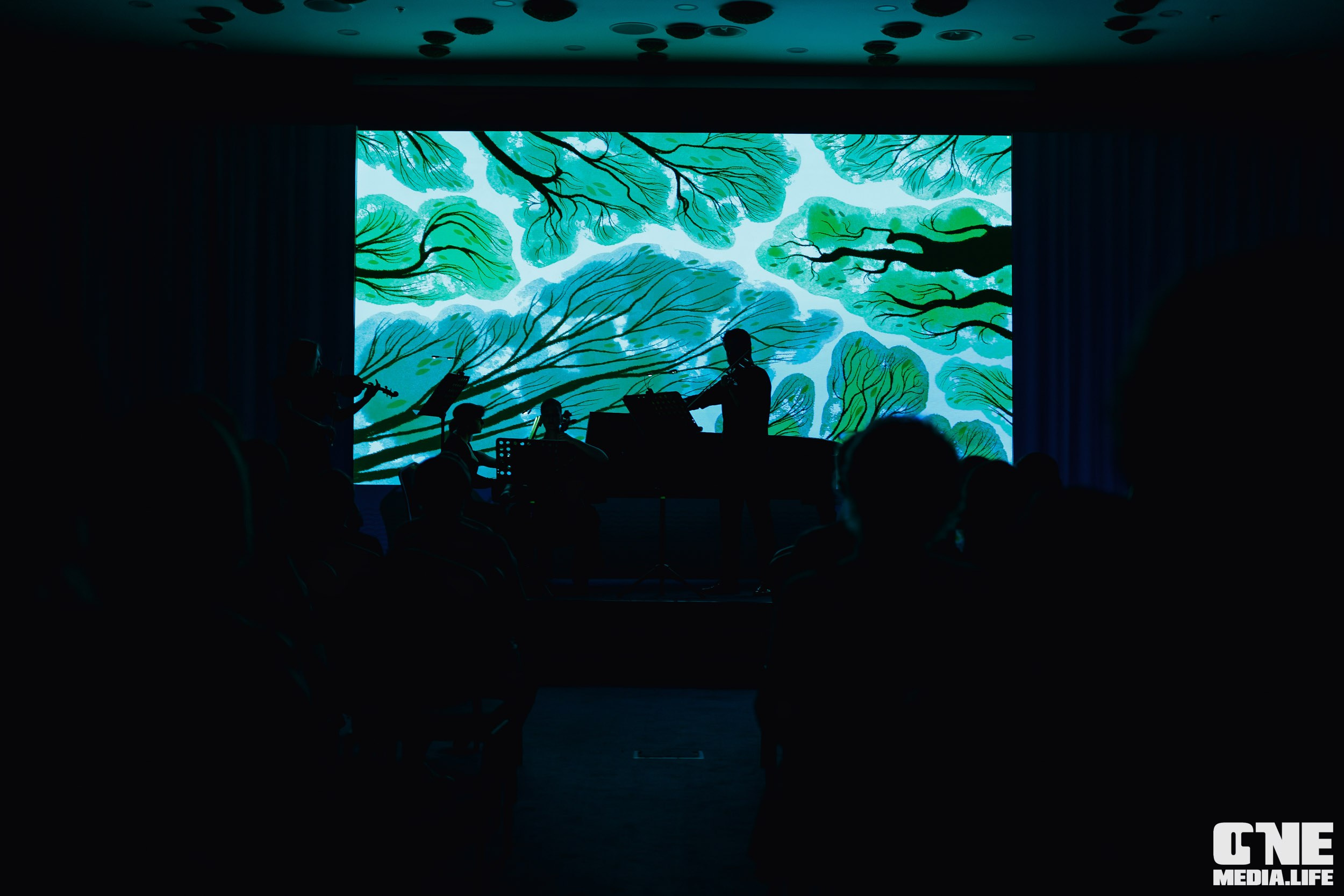 Фоторепортаж из Янтарь Холла. One Media Life: фоторепортажи, фотоотчеты с мероприятий и заведений