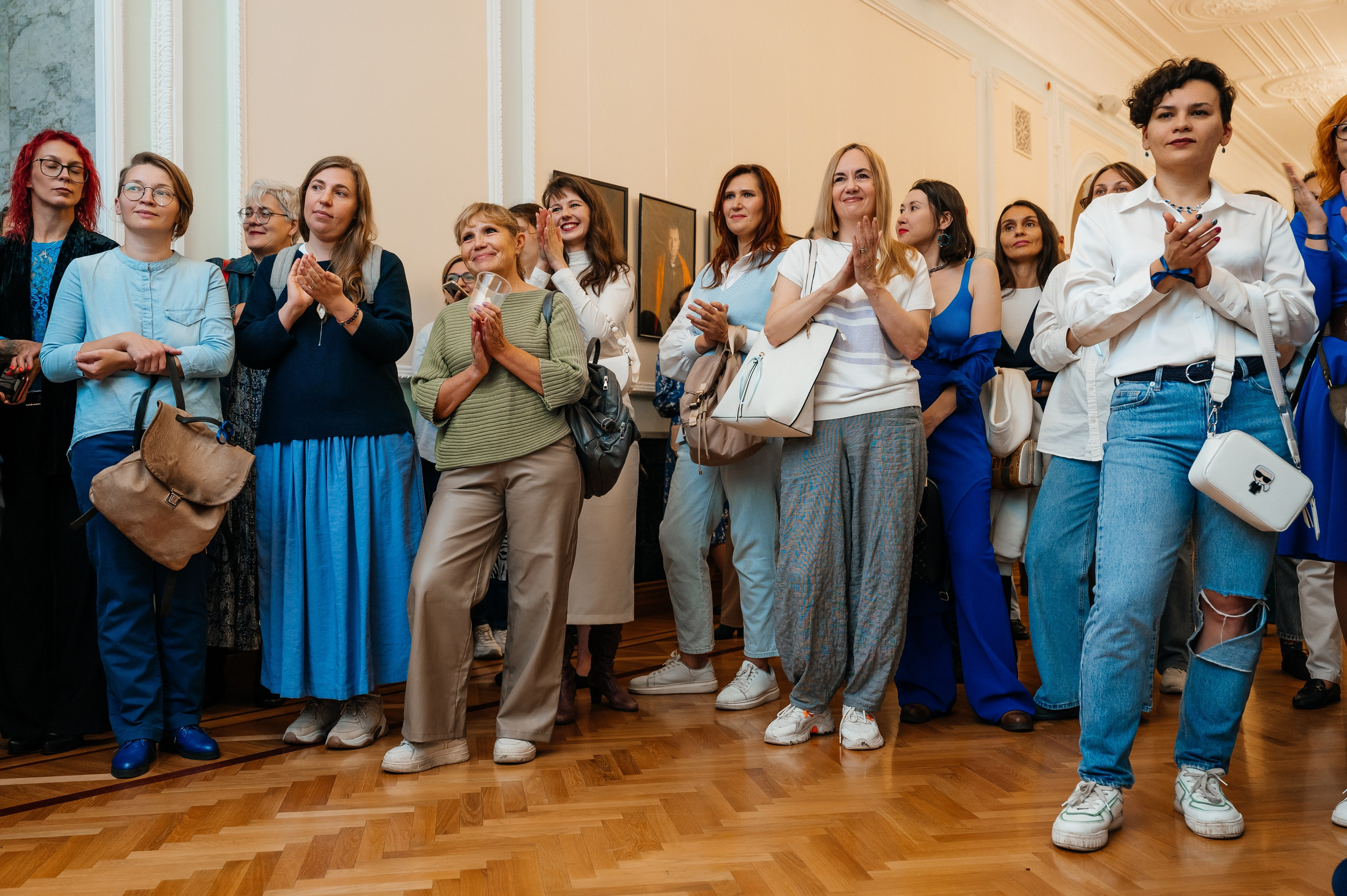 Открытие выставки Кати Васильевой в Молодежном театре. Wedding and family photographer USA