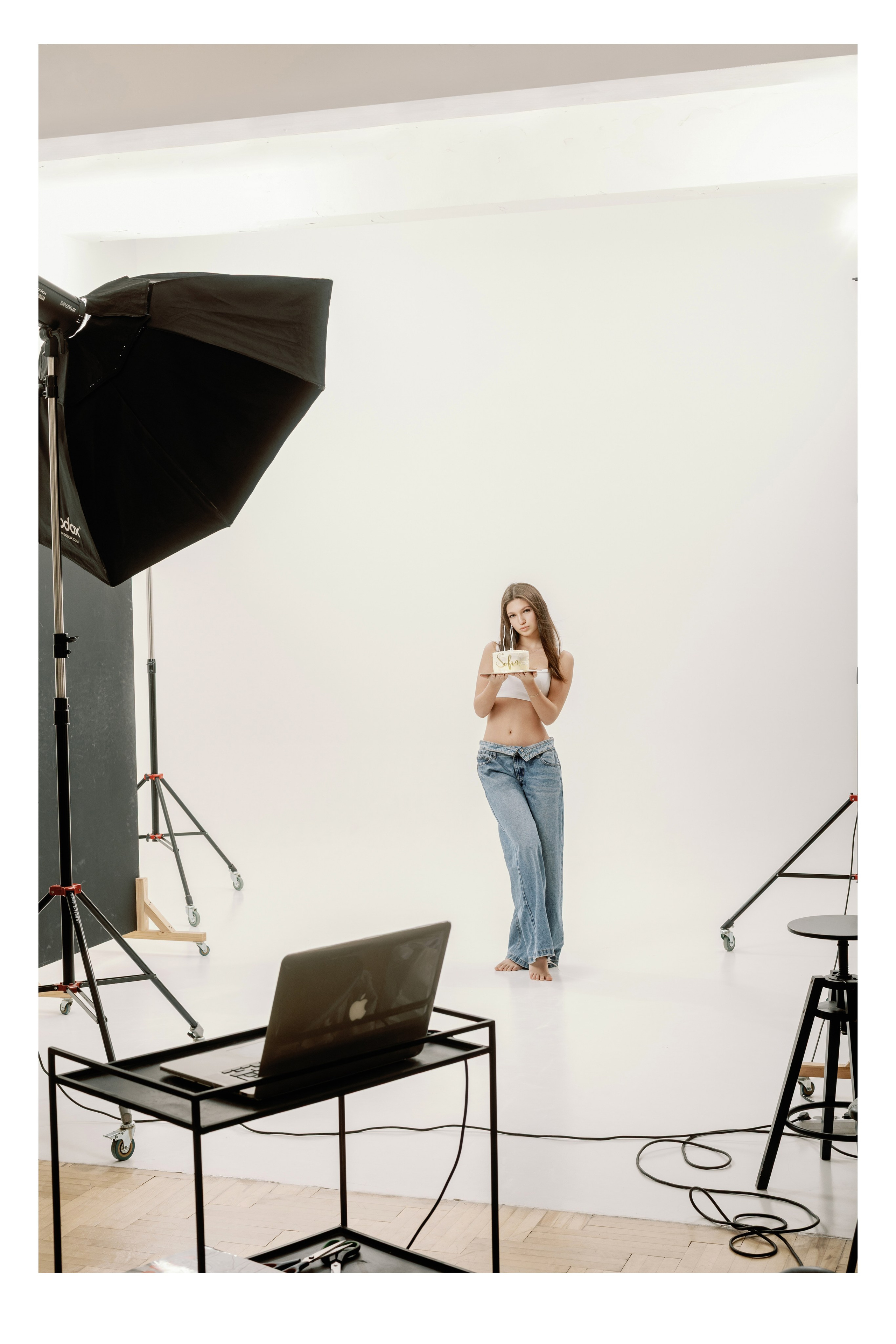 Портрет молодой девушки в фотостудии в Ростове