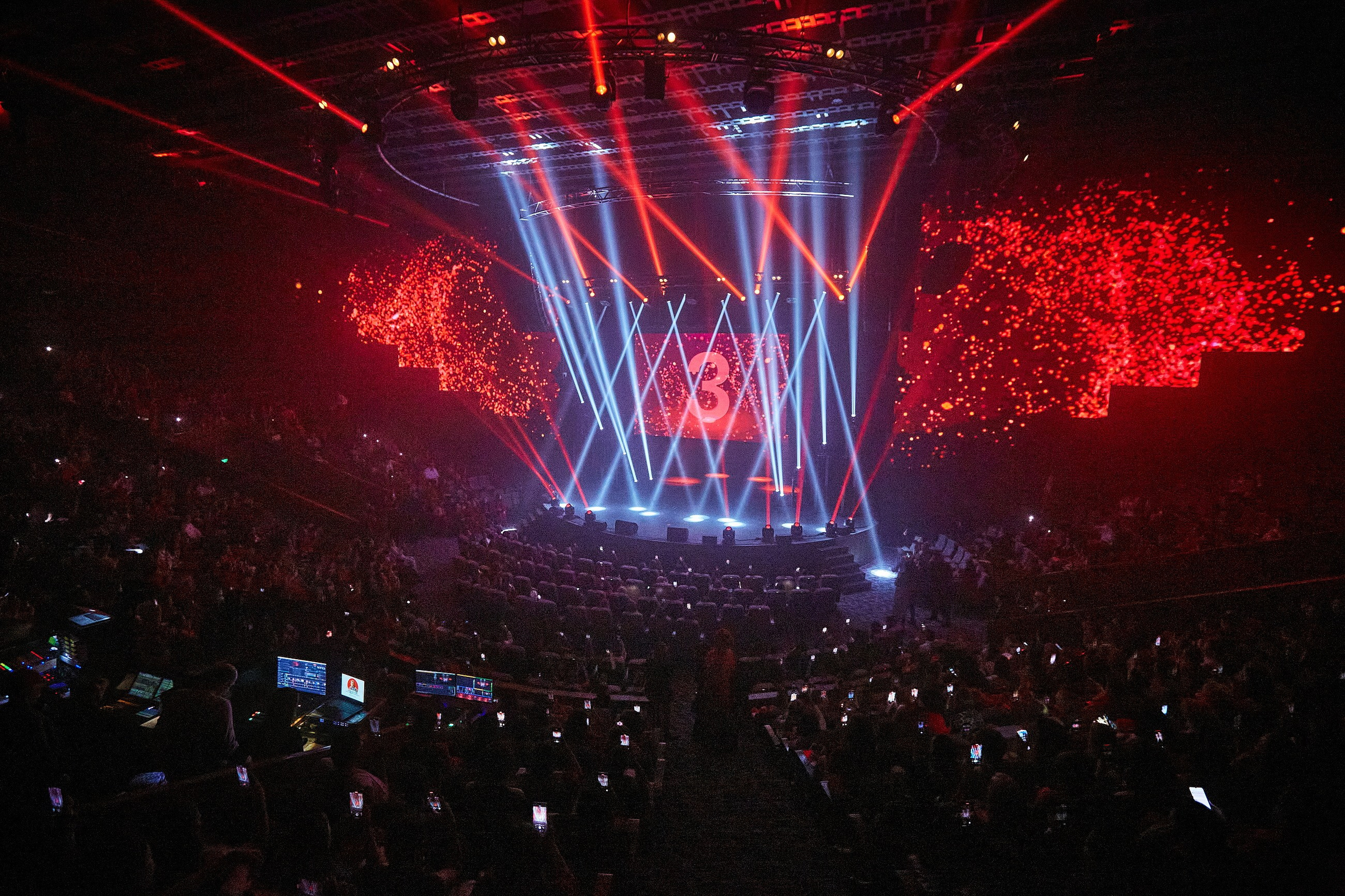 Будущий Я. Проект Марии Галантер. Фотографирую масштабные события, людей и их истории по всему миру. Константин Трубников