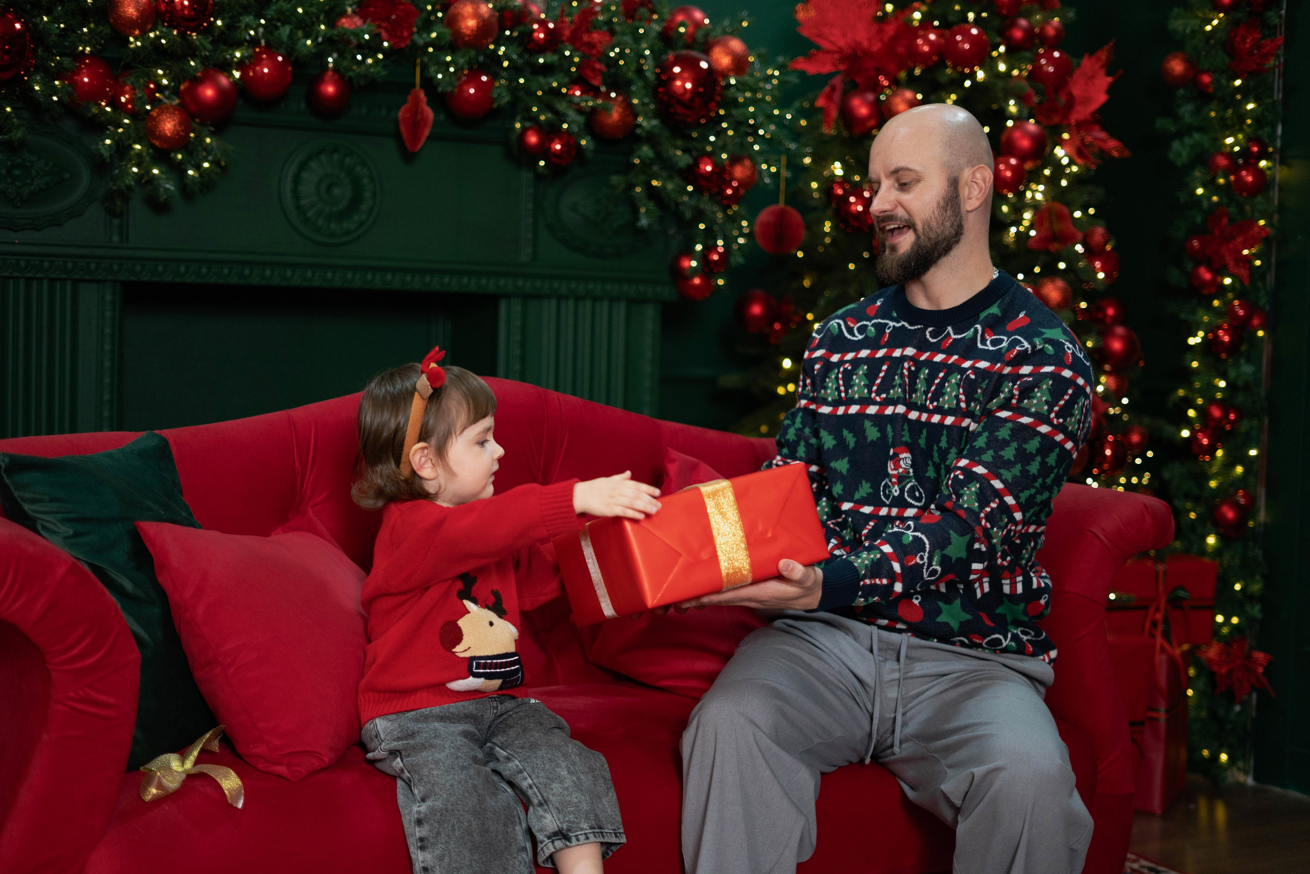 Семейная съемка в новогоднем интерьере. Профессиональный Фотограф в Сочи Марина Ситкина