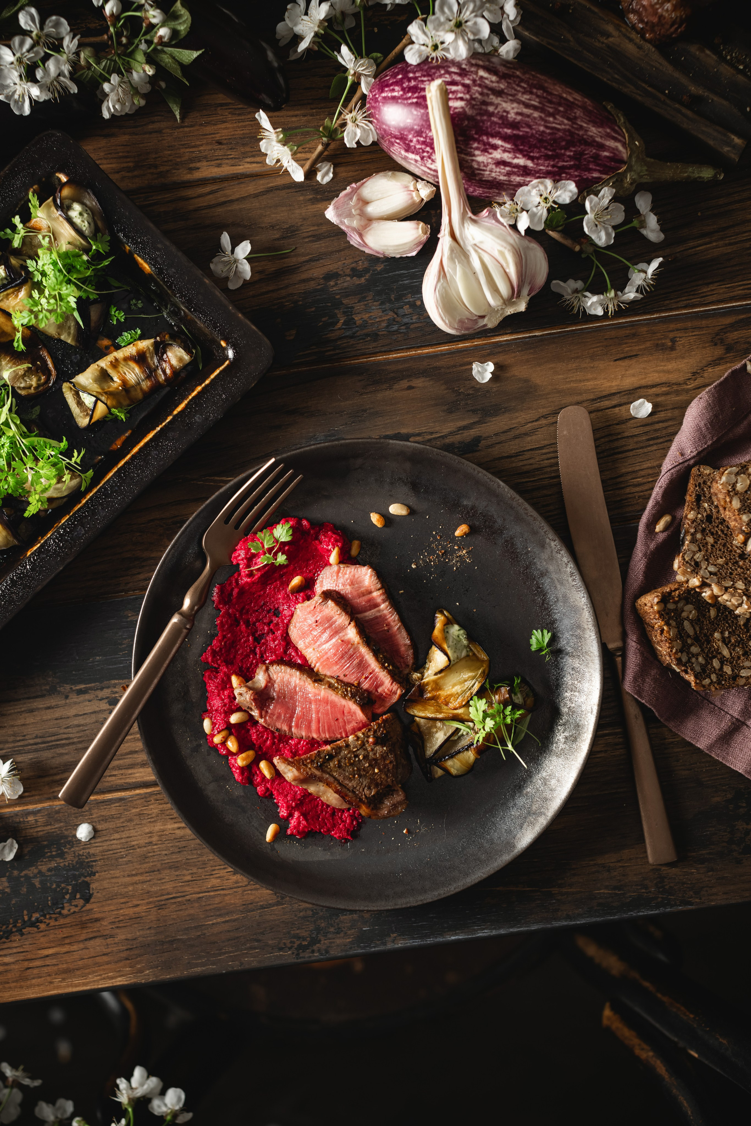 Хумус и мясо. Foodie Stories (гастрономические истории) рекламная фуд-фотосъёмка, Москва