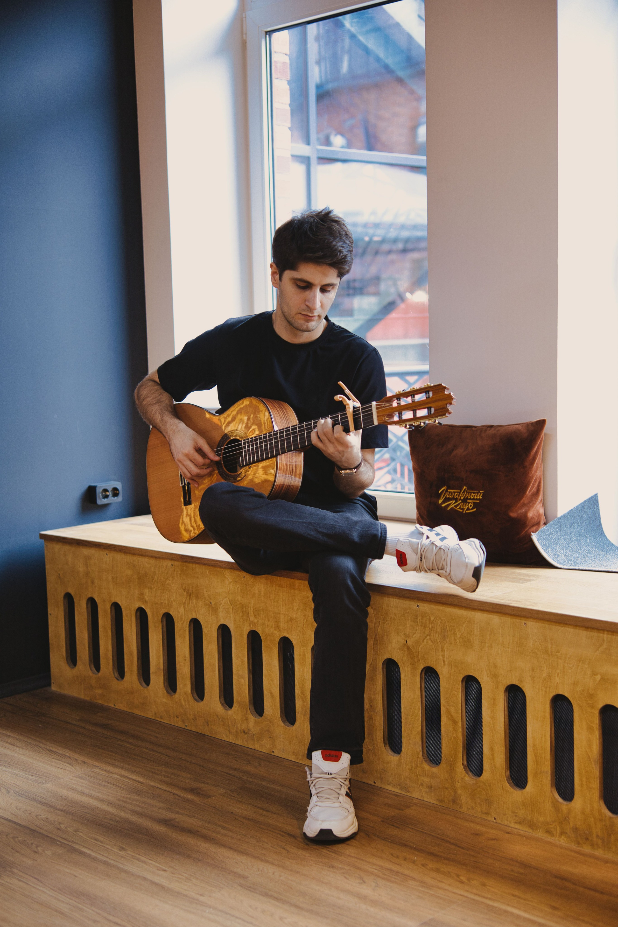 Гитарный клуб или магическая мастерская