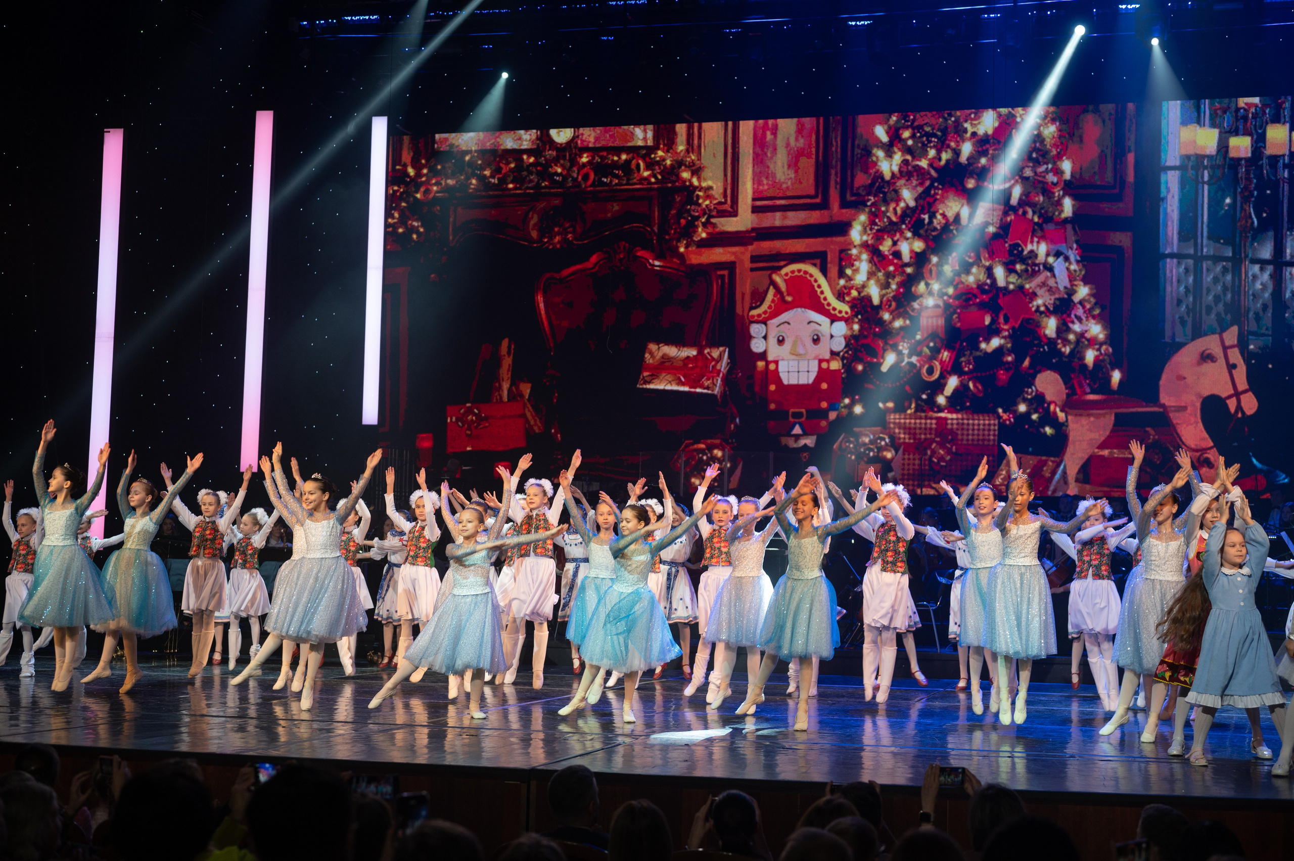 Отчетный концерт ДШИ «Гармония» «Зимняя гармония». Фотограф новорожденных, семейный детский в Тюмени Татьяна Морозова