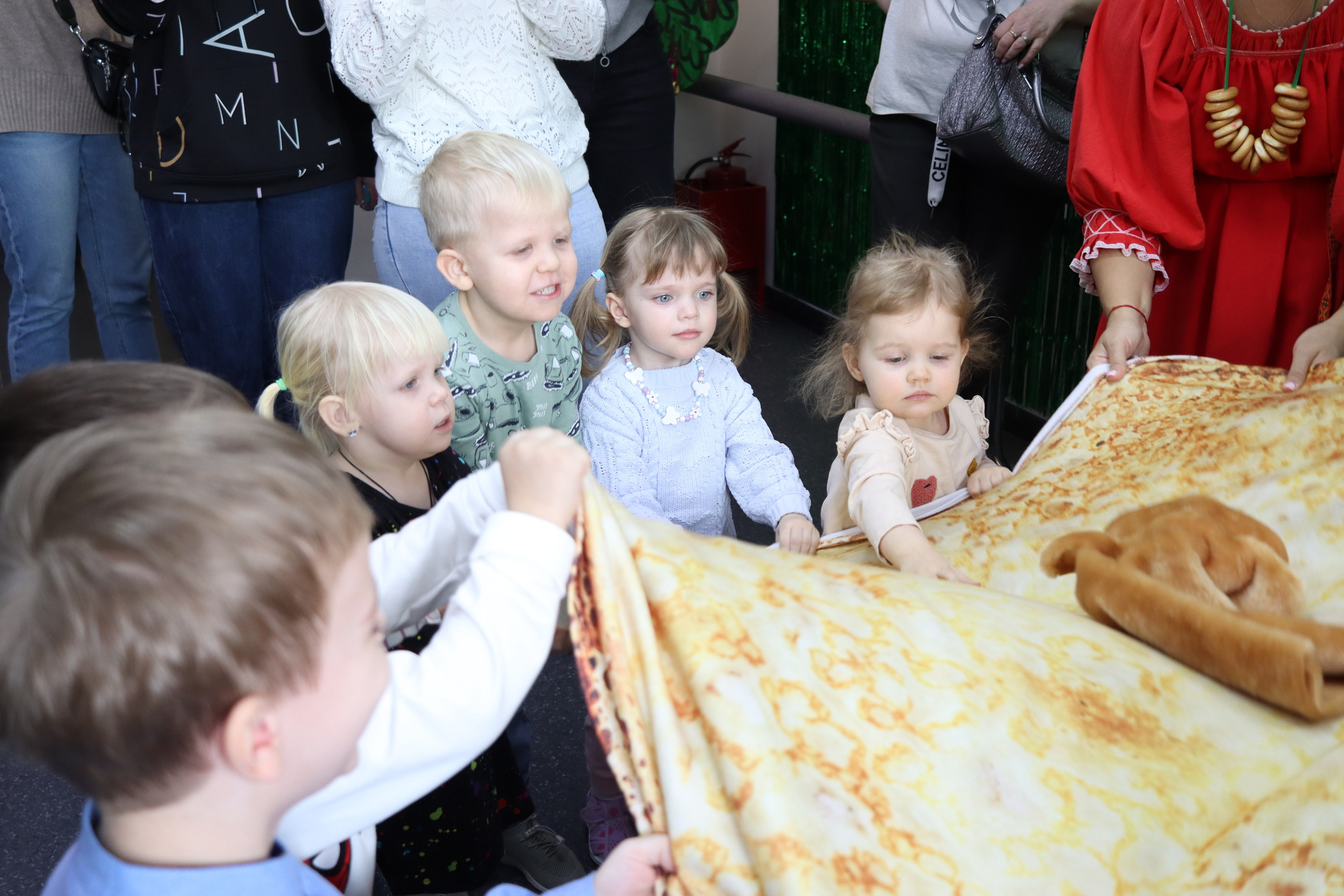 Масленица для малышей в «Зелёной груше». Репортажный фотограф в Москве и Зеленограде Karina-vozd
