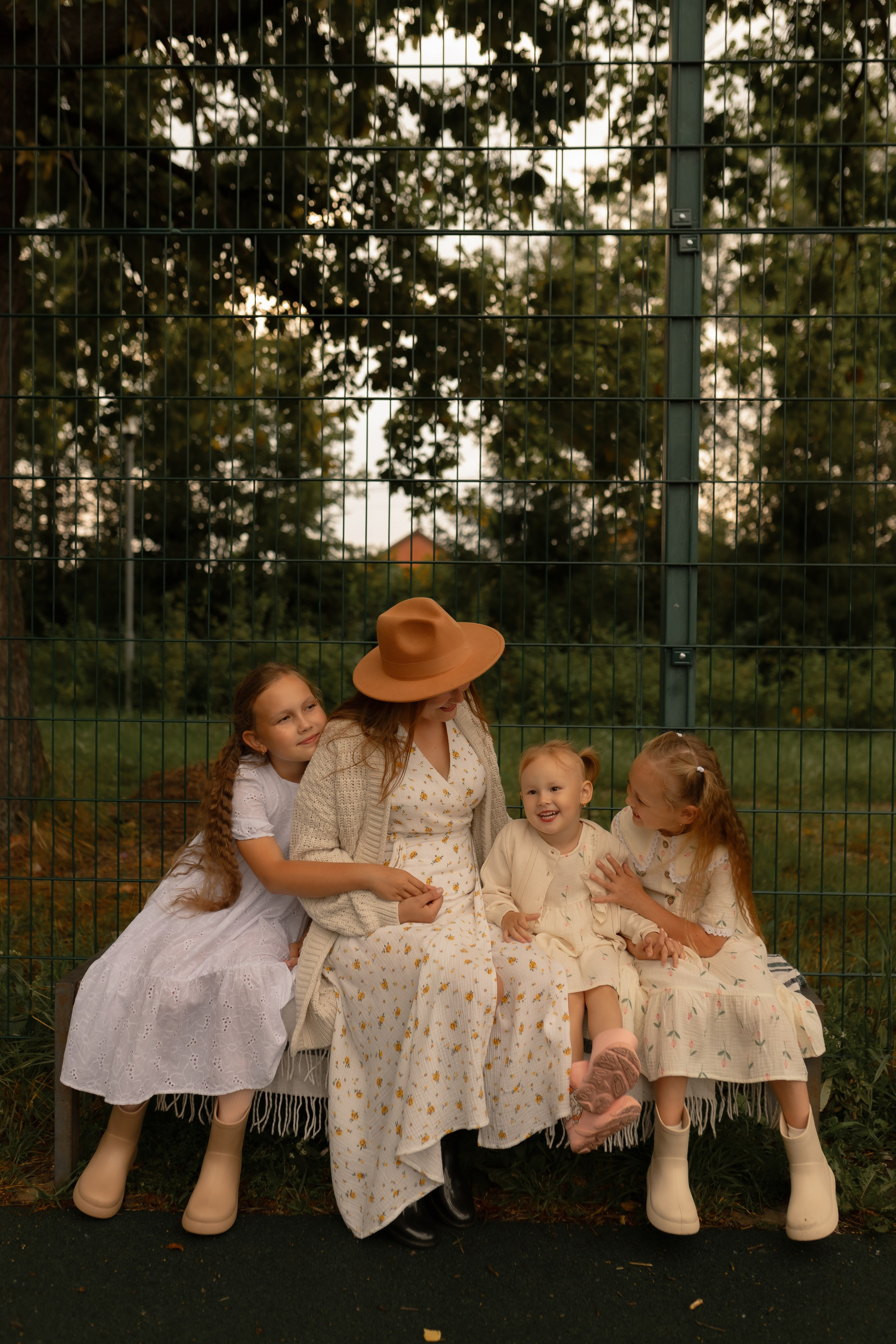 Мама Алина, Маша, Дина и Анечка. Фотограф Татьяна Семенова