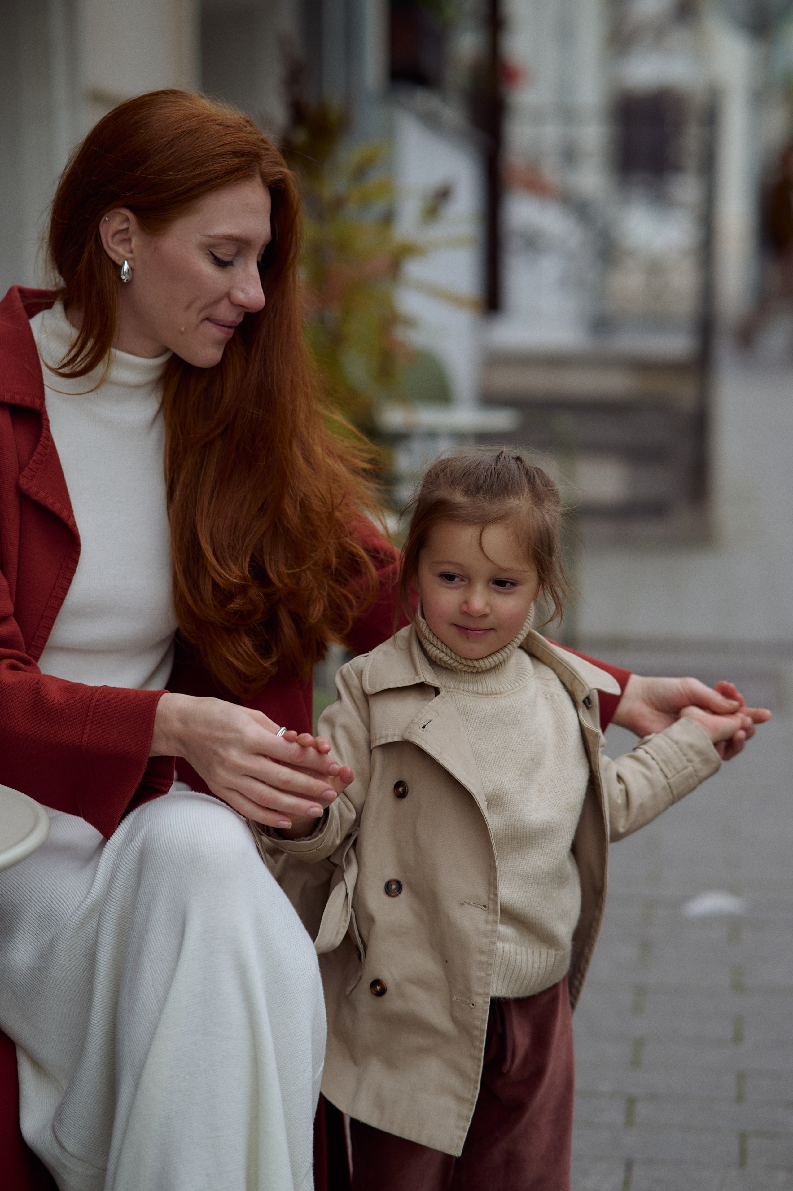Рита и Кира. Прогулка по центру. Семейный и свадебный lifestyle-фотограф в Москве Мария Петрова