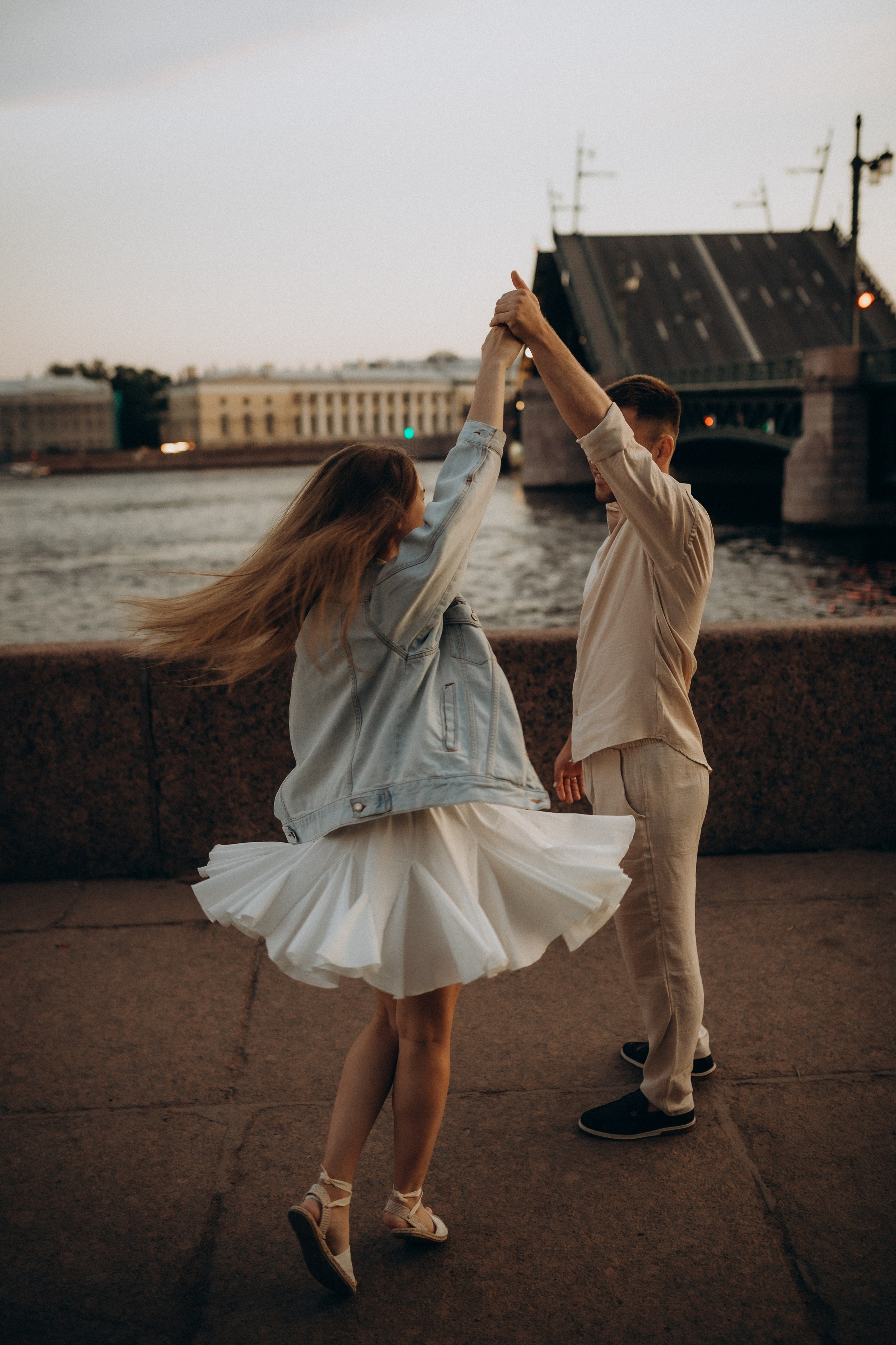 Фотосессия с разводными мостами: LoveStory. Фотограф Санкт-Петербург Князева Елизавета