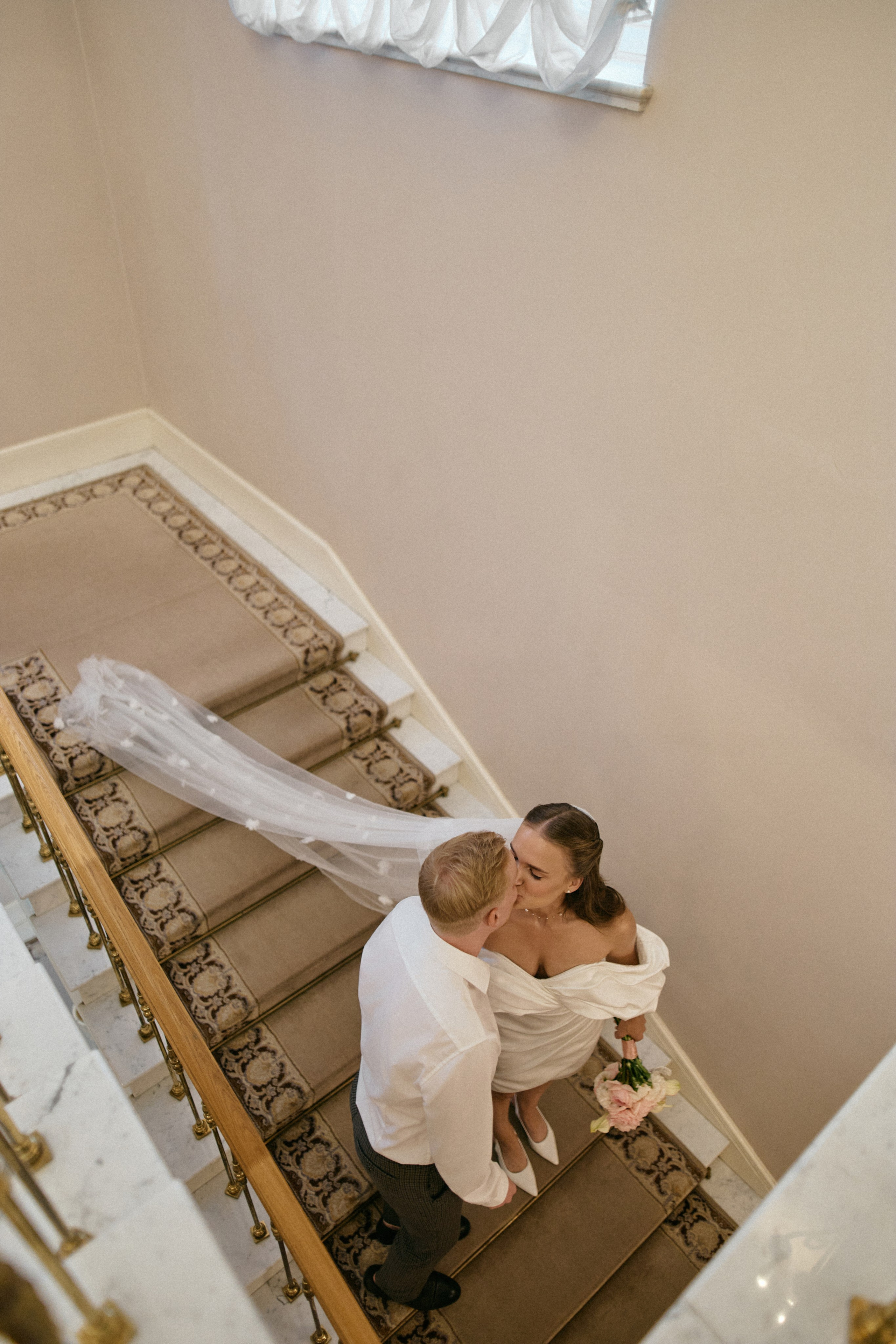 Александр & Варвара. Сестры Карабаза. Фотографы и ретушеры в Москве и Санкт-Петербурге