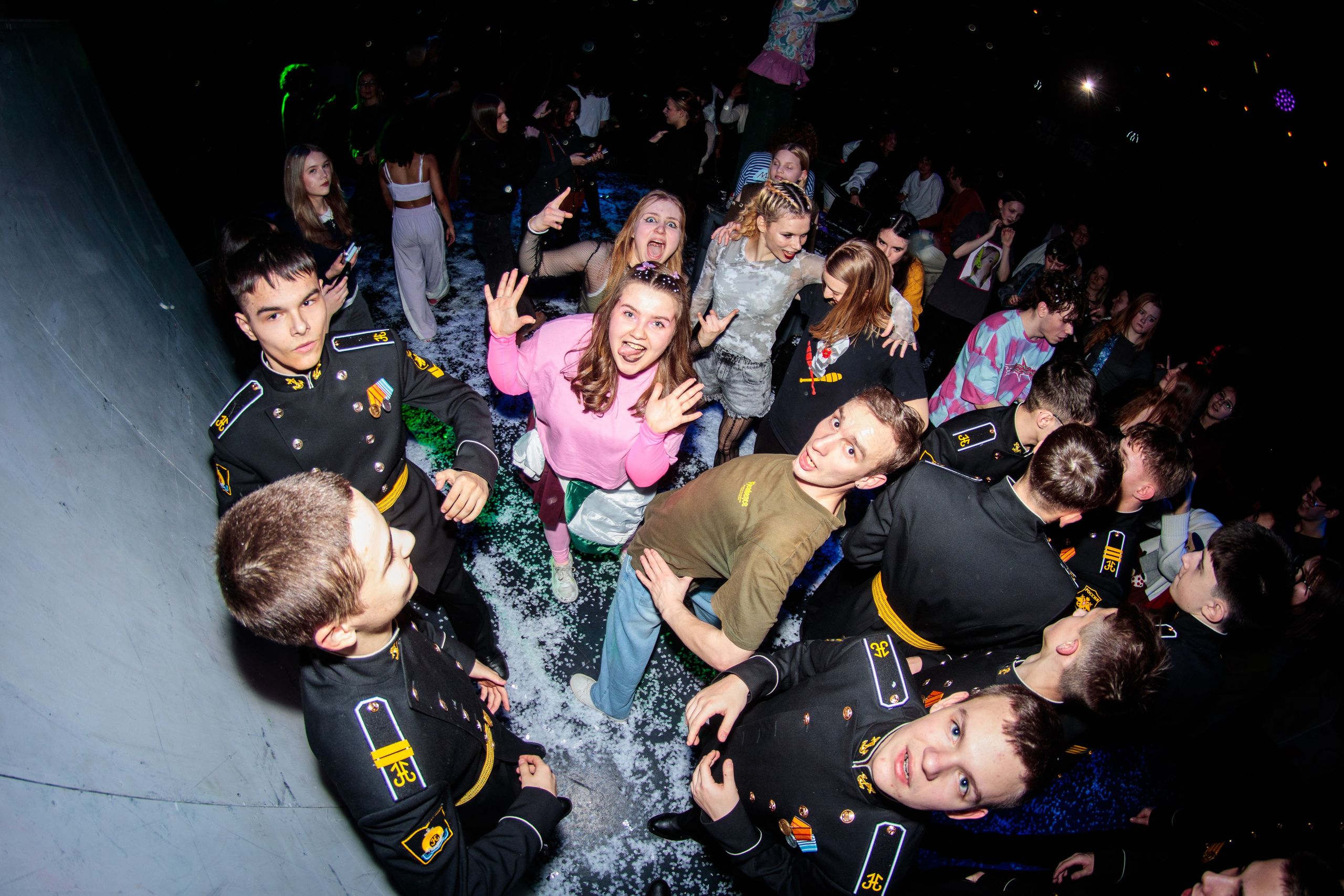 Афтепати в Upsala. Портретный и концертный фотограф в Санкт-Петербурге Егор Телятников