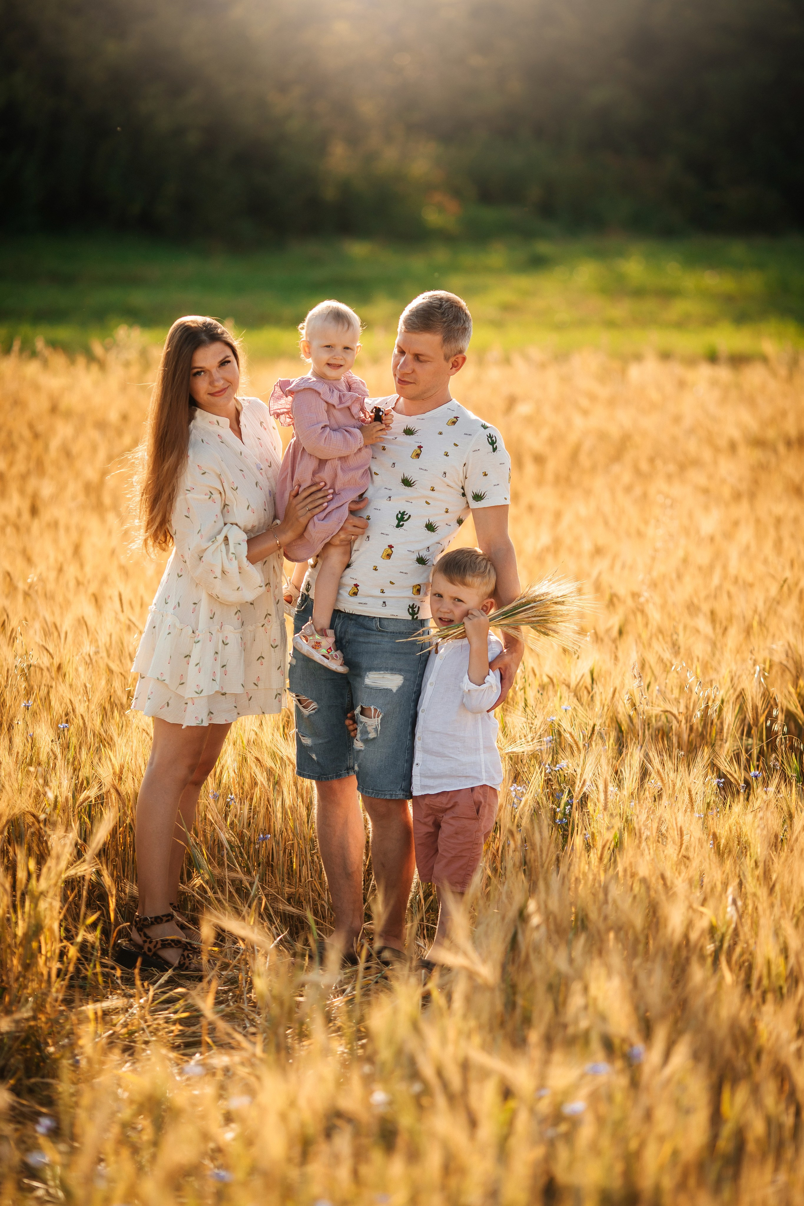 Семья в пшенице. Olga.filippova.photo
