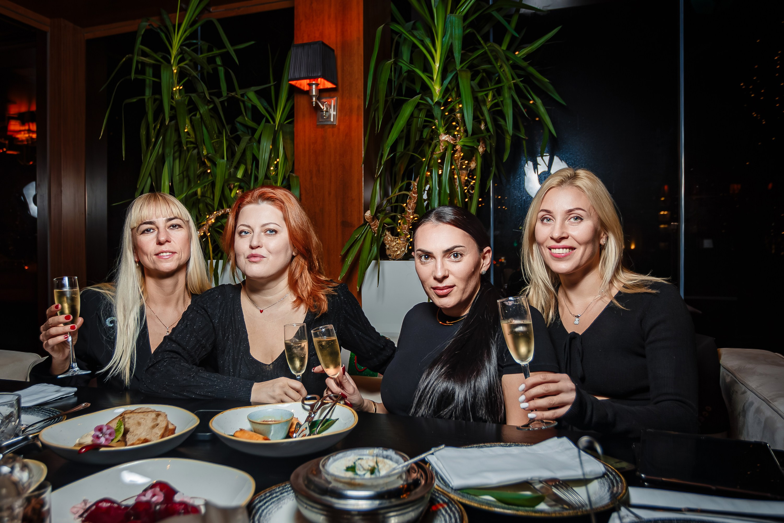 Новогодние корпоративы_Simfero_Симферополь_19.12.2024. Аминов Руслан | Фотограф