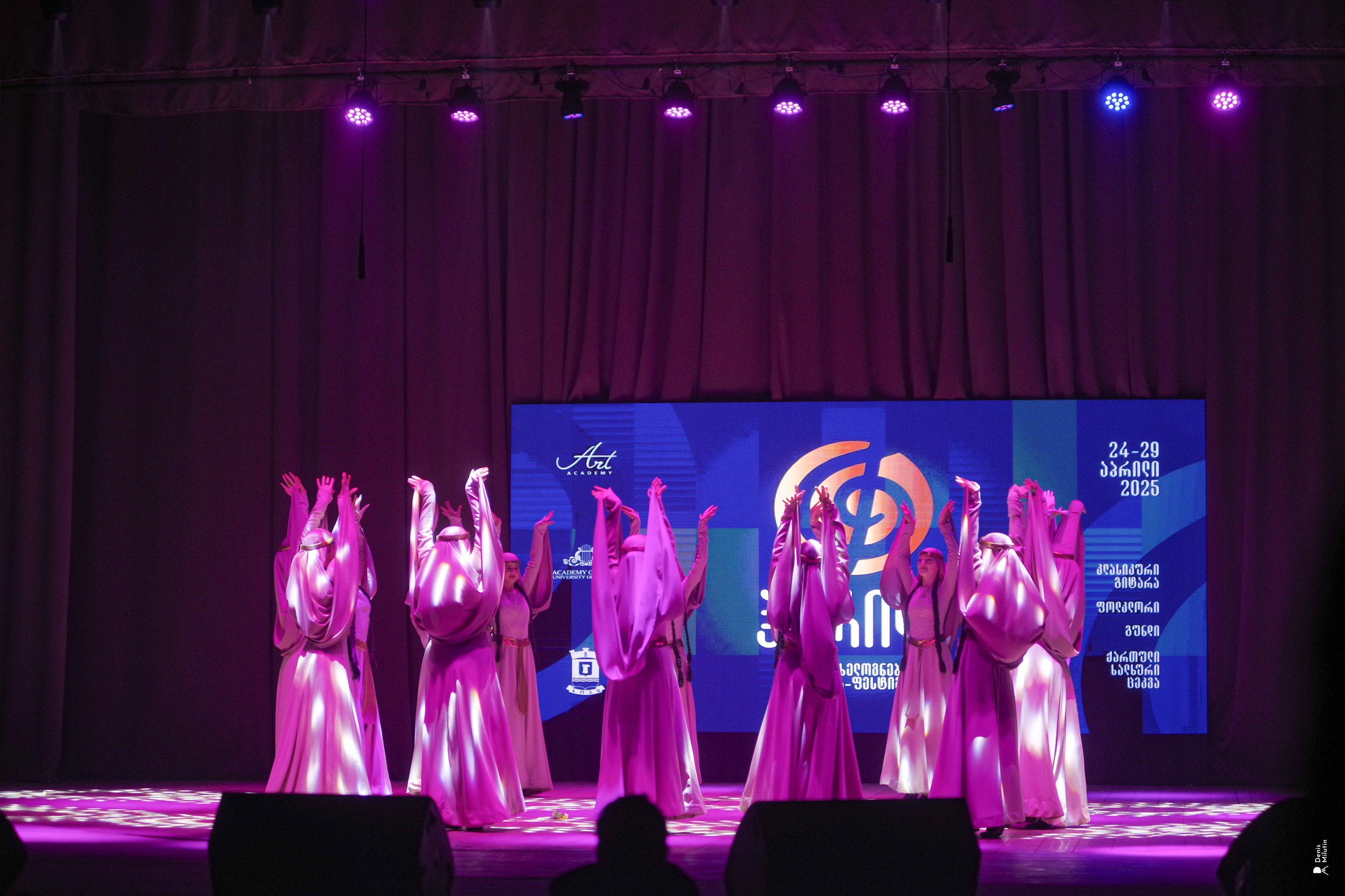 Танцы в Хоби. Портретный фотограф Денис Милютин