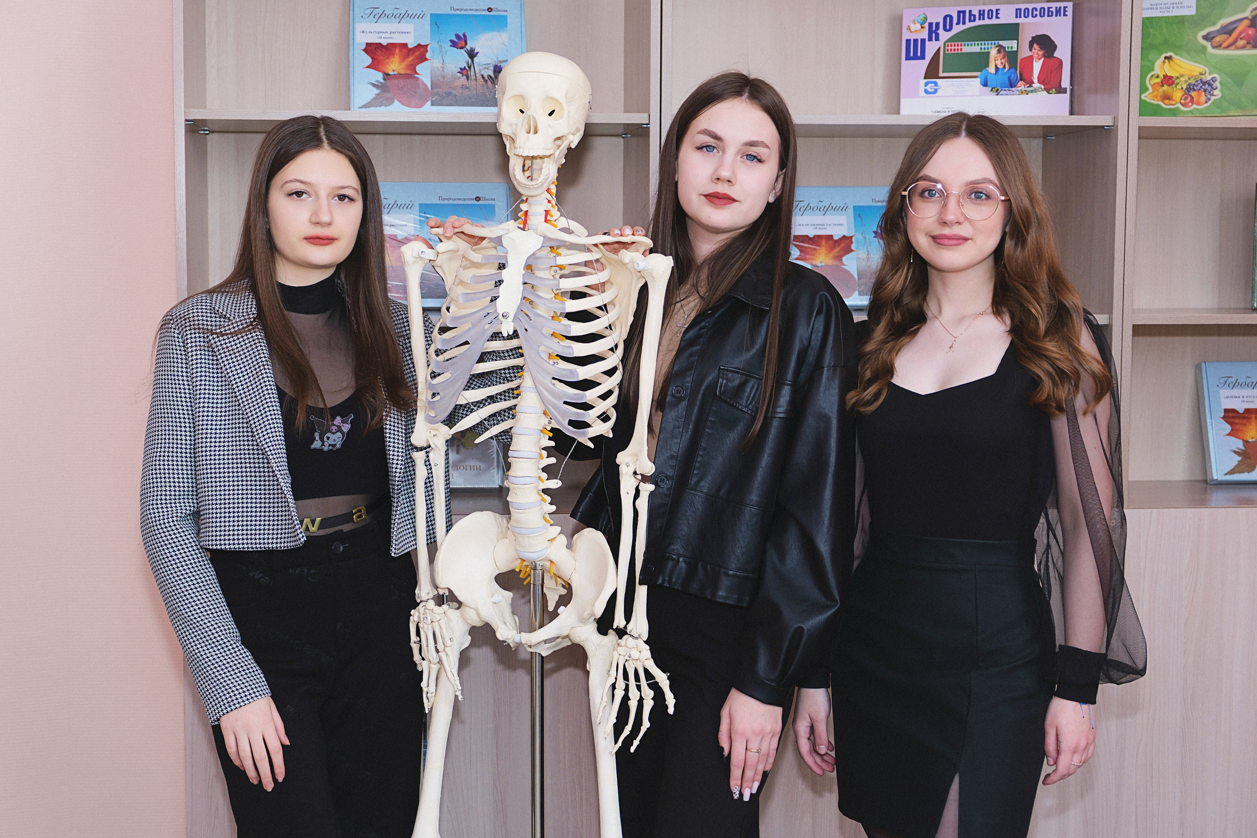 Выпускной альбом 2024. Фотограф и видеограф в Омск/Москва Сащенко Лера