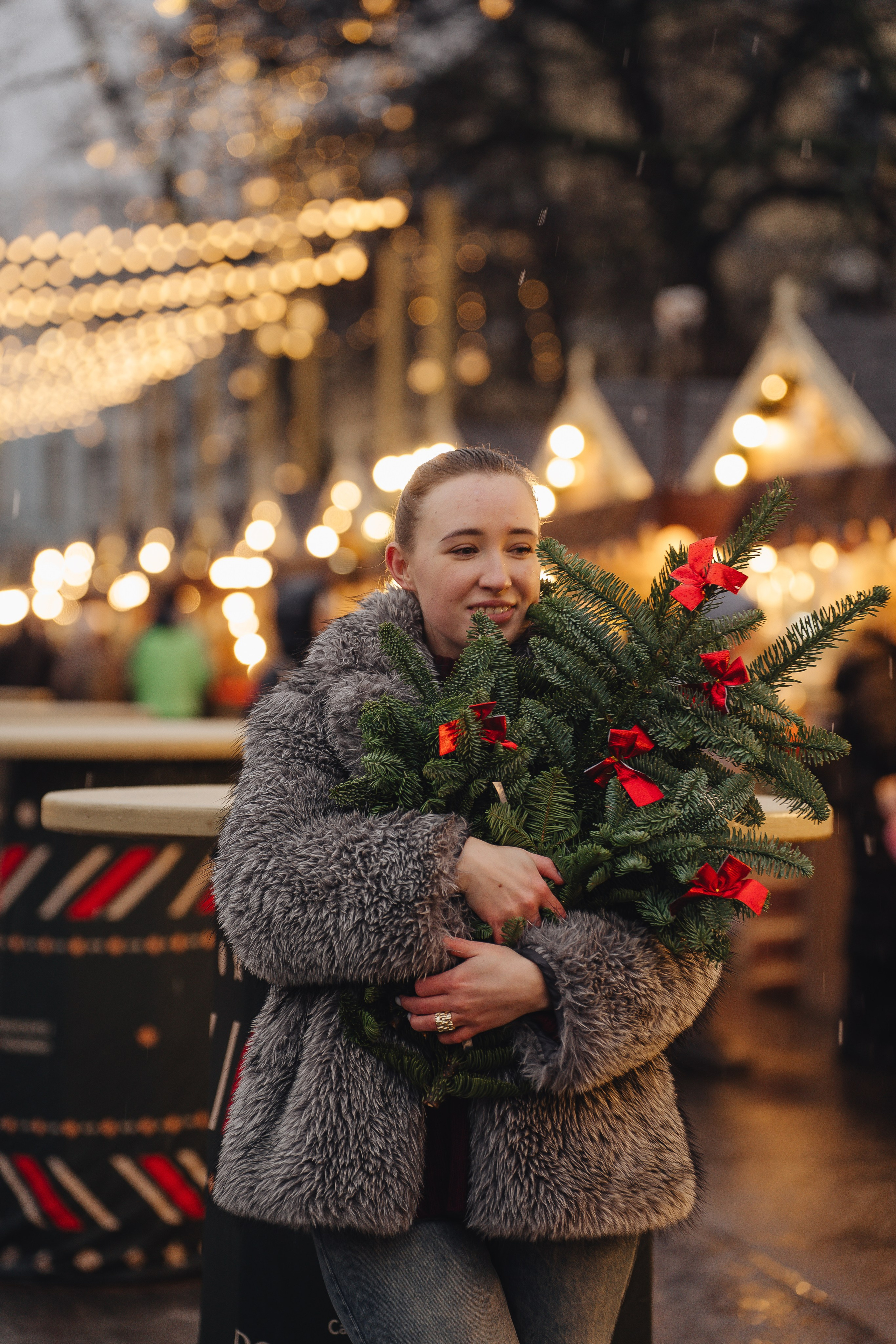 ПРОГУЛКА НА МАНЕЖНОЙ ПЛОЩАДИ ДЛЯ ДЕВУШКИ ПЕРЕД НОВЫМ ГОДОМ (НОВОГОДНЯЯ ФОТОСЕССИИЯ НА МАНЕЖНОЙ ПЛОЩАДИ). Профессиональный фотограф, Санкт-Петербург — Виктория Богомолова