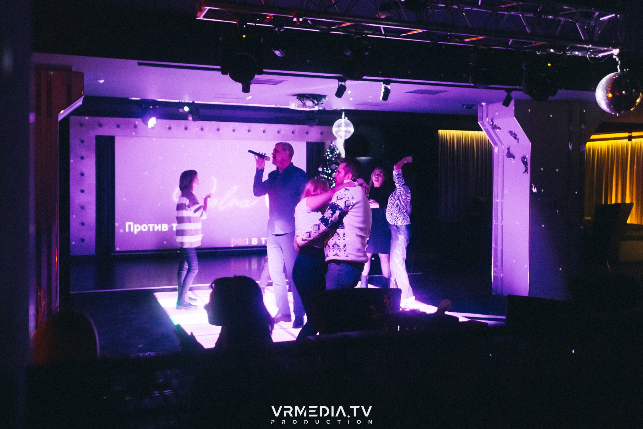MERRY CHRISTMAS в караоке-баре «Volna»