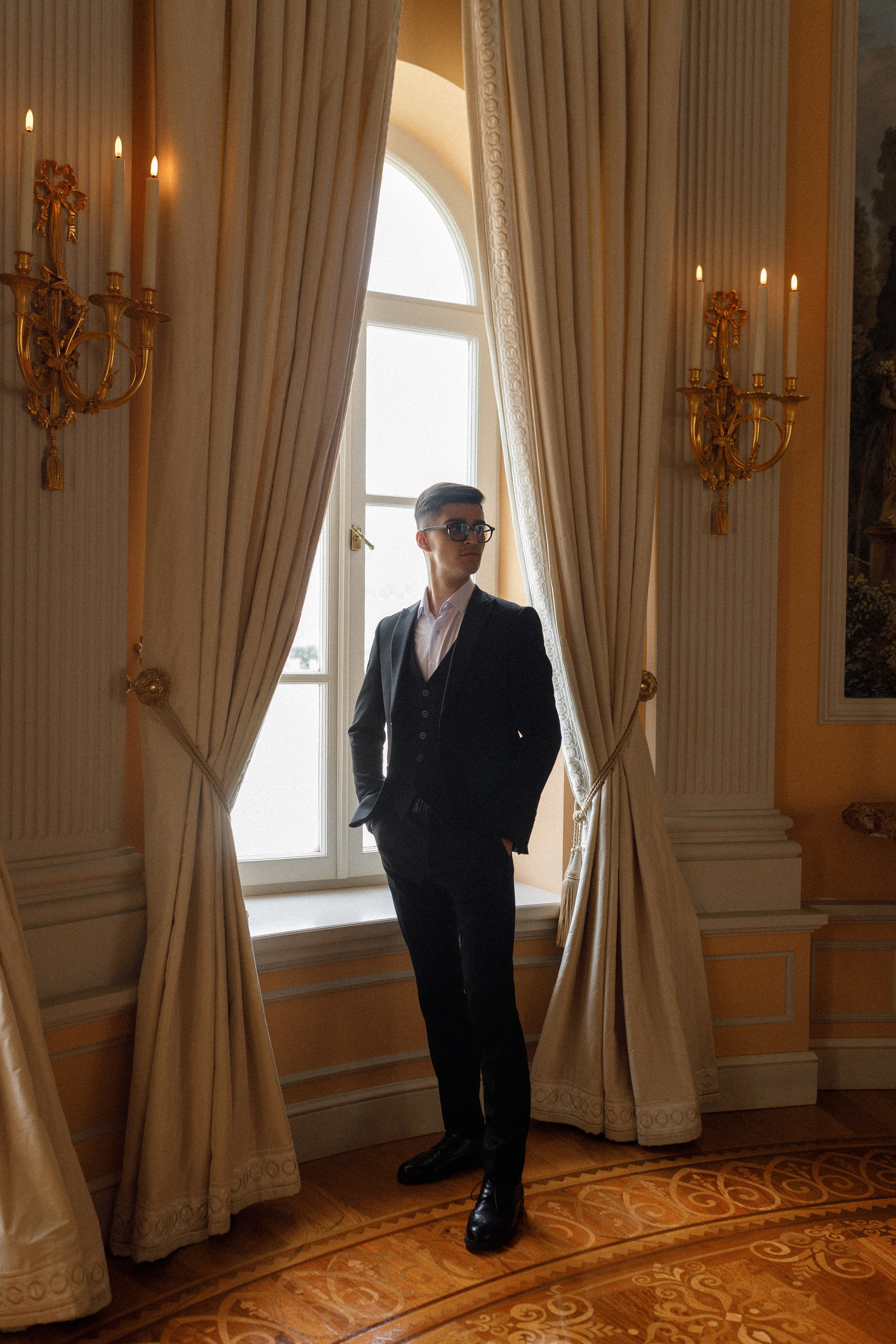 Петр и Лейла