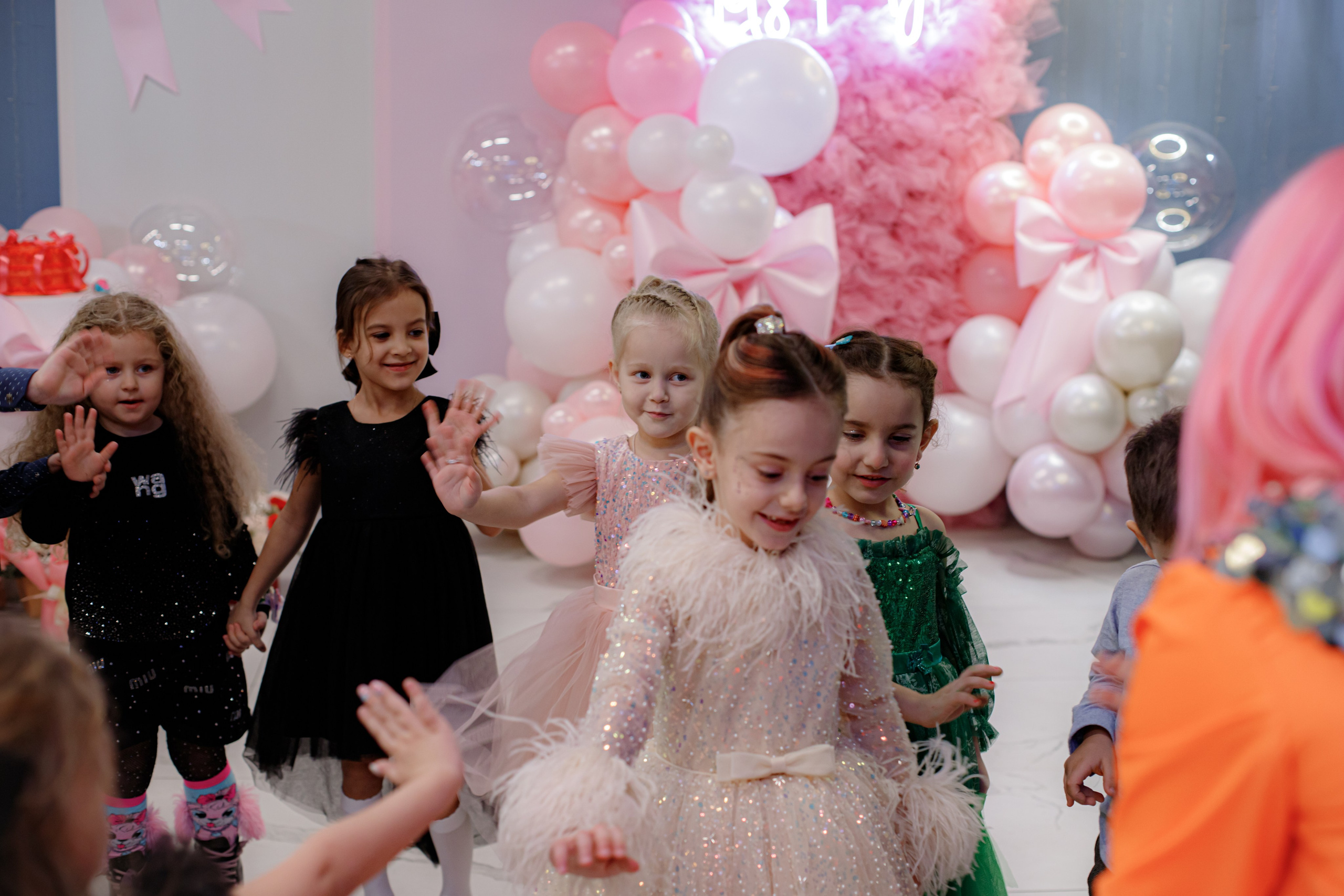 ASIA'S BIRTHDAY PARTY. Photokarish