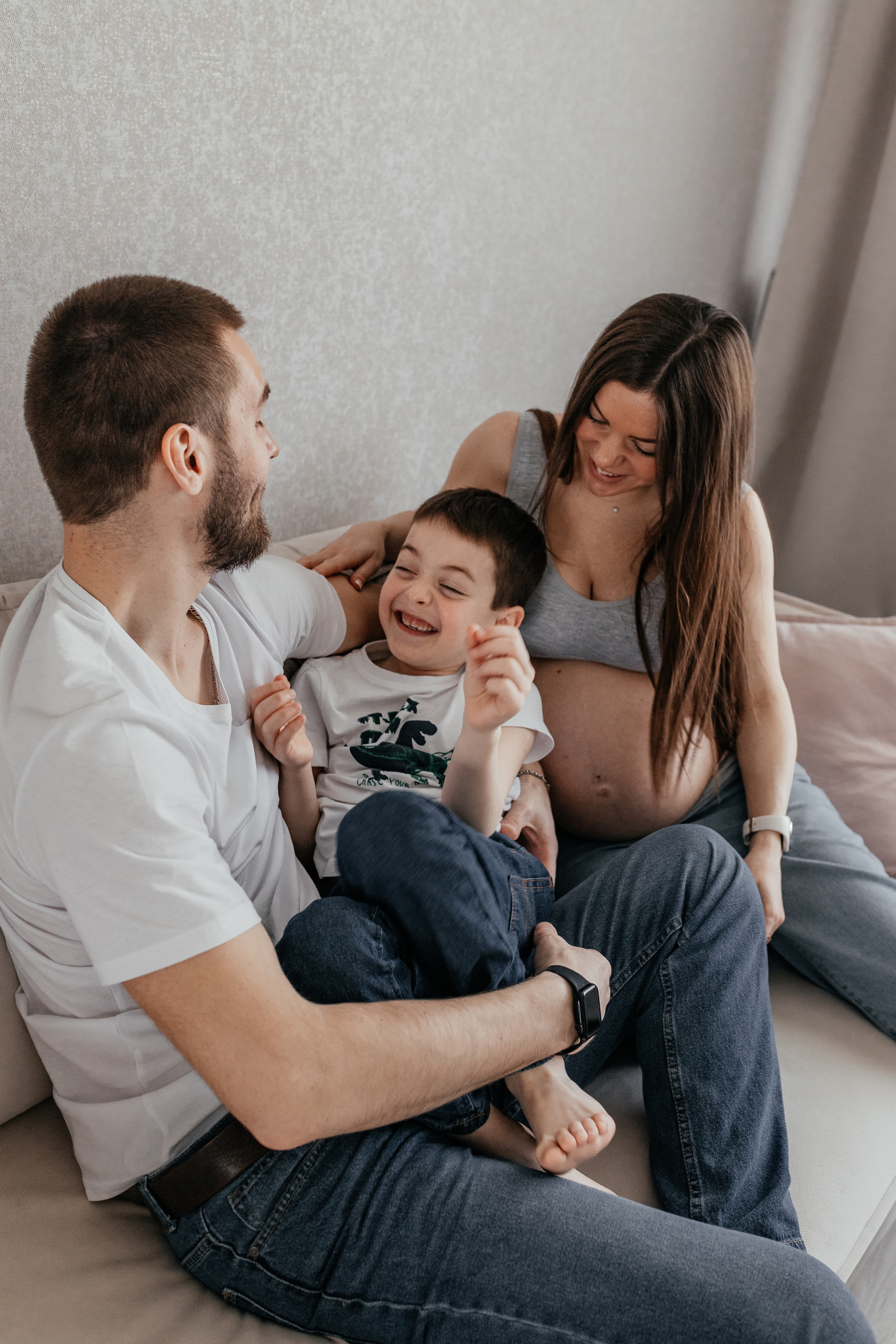 Саша с семьей. Семейный и домашний фотограф в Москве и МО Королева Валерия