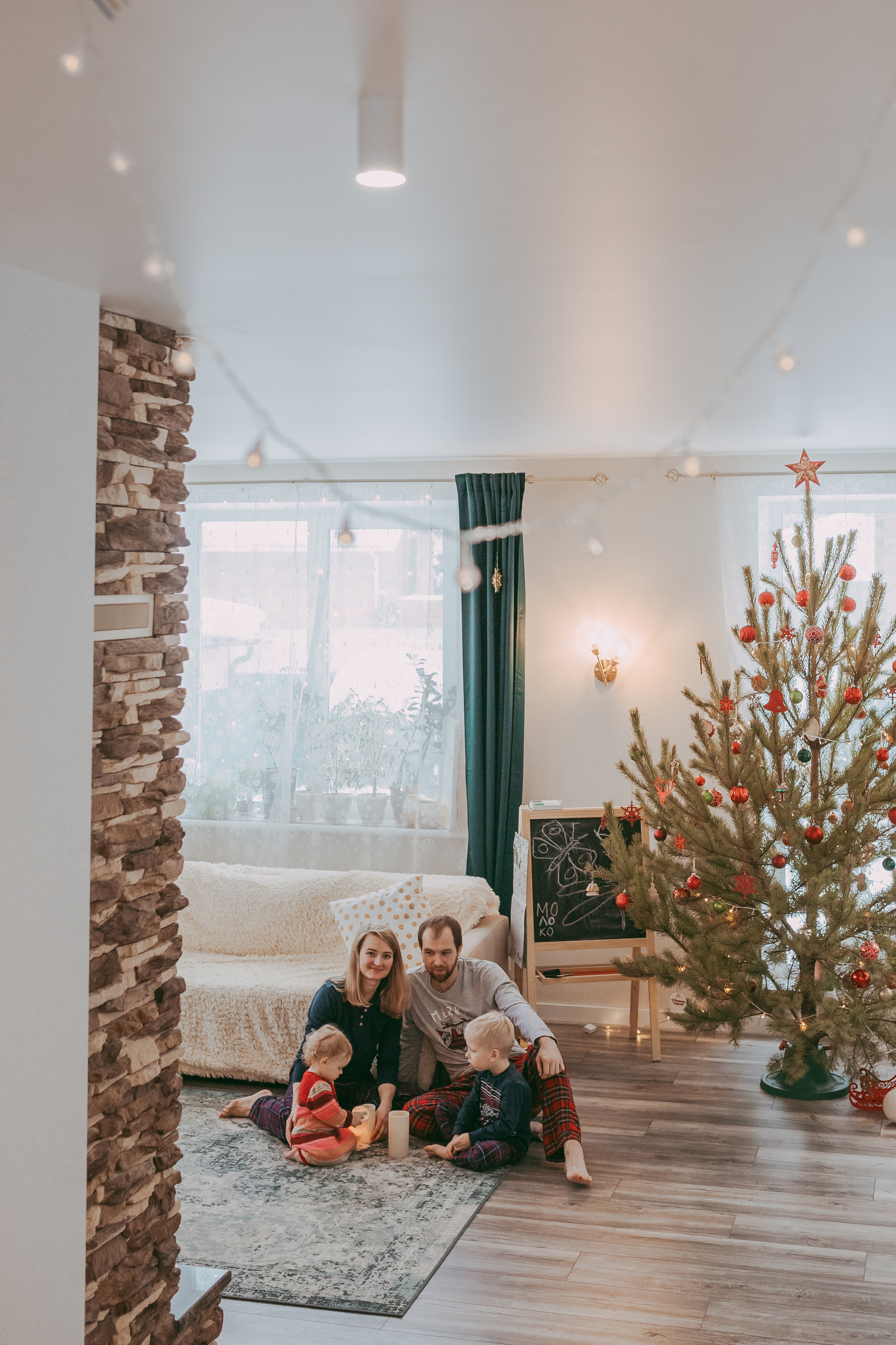 Анастасия с семьей. Семейный и домашний фотограф в Москве и МО Королева Валерия