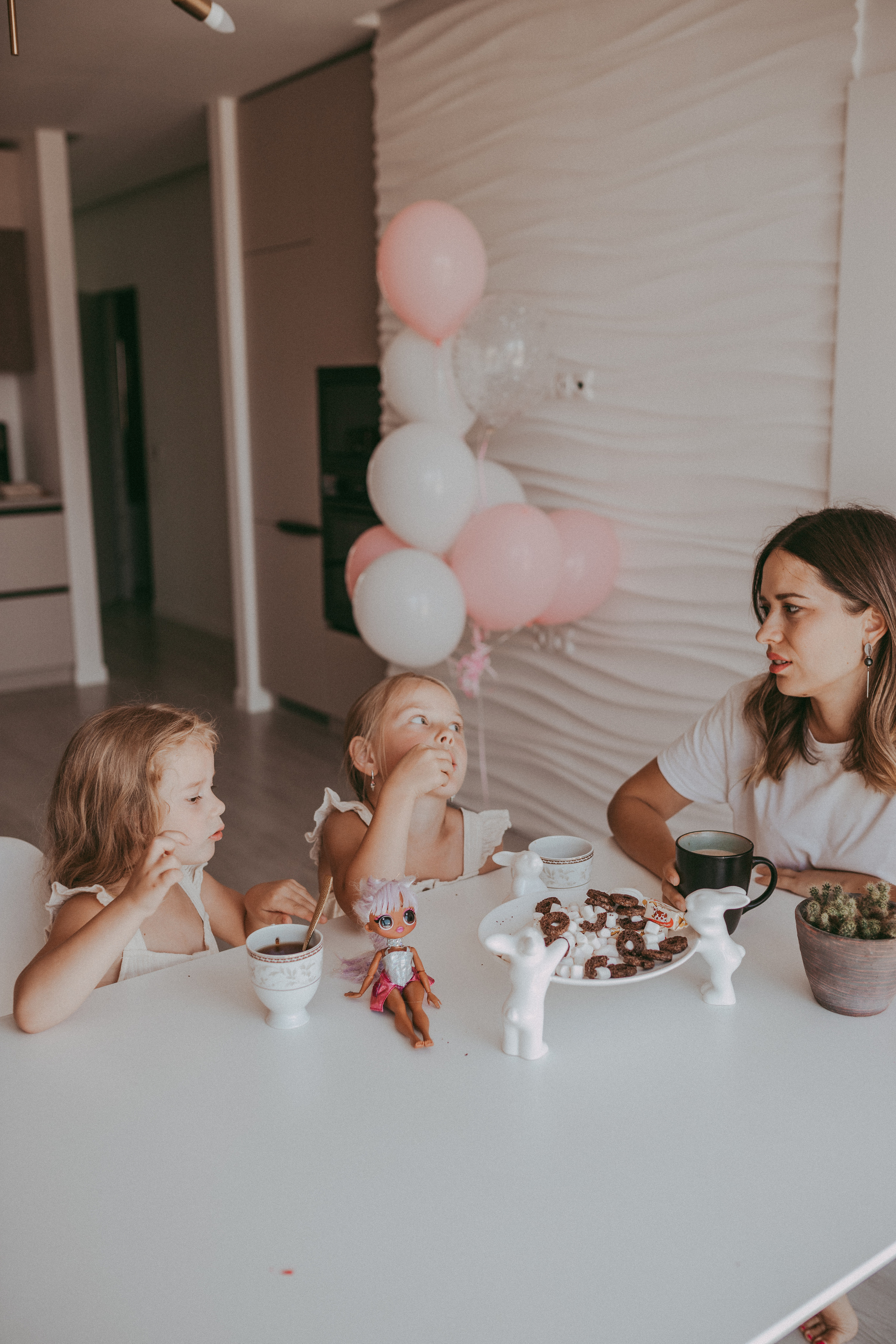 Марина с дочками. Семейный и домашний фотограф в Москве и МО Королева Валерия