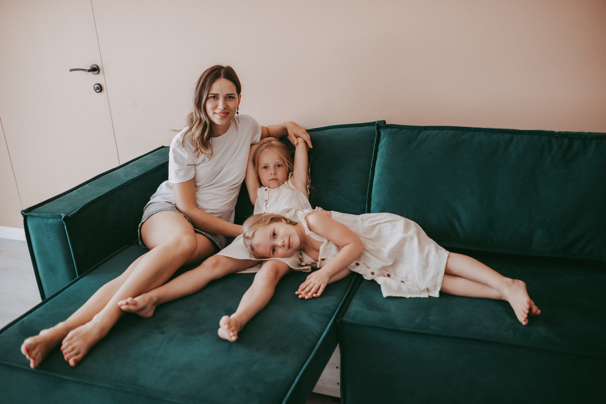 Марина с дочками. Семейный и домашний фотограф в Москве и МО Королева Валерия