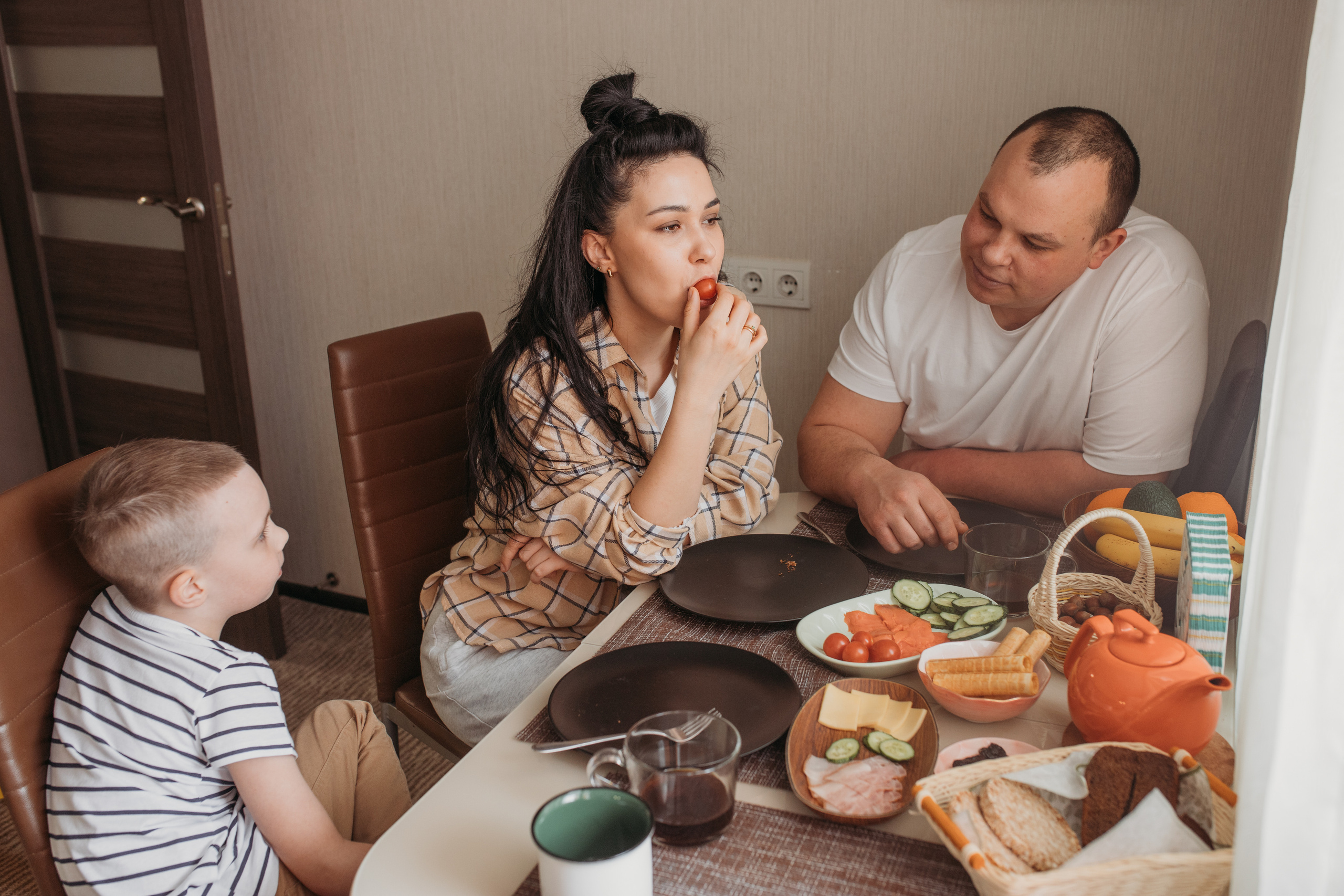 Семейный завтрак. Семейный и домашний фотограф в Москве и МО Королева Валерия